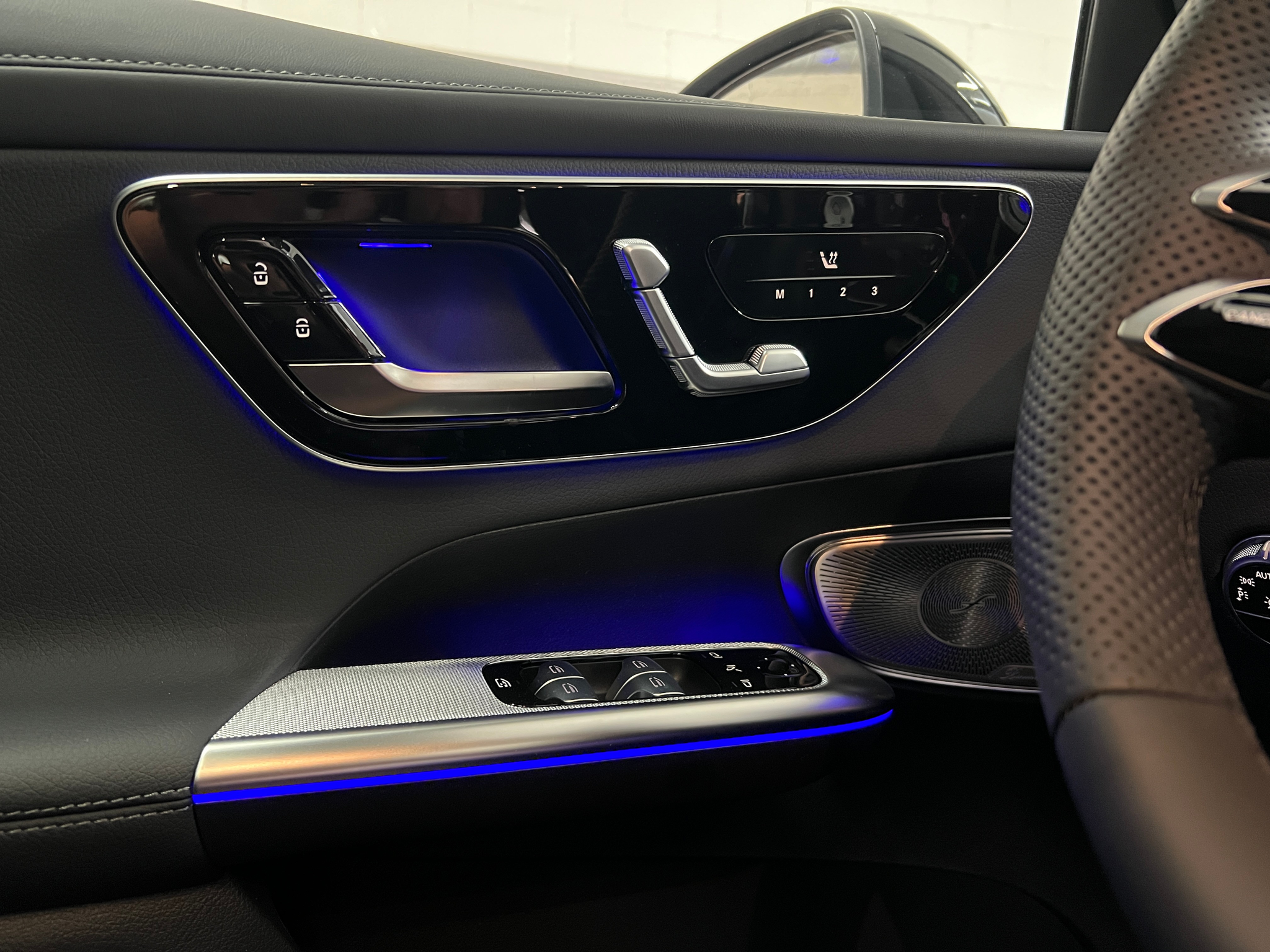 listing desktop thumbnail image 15