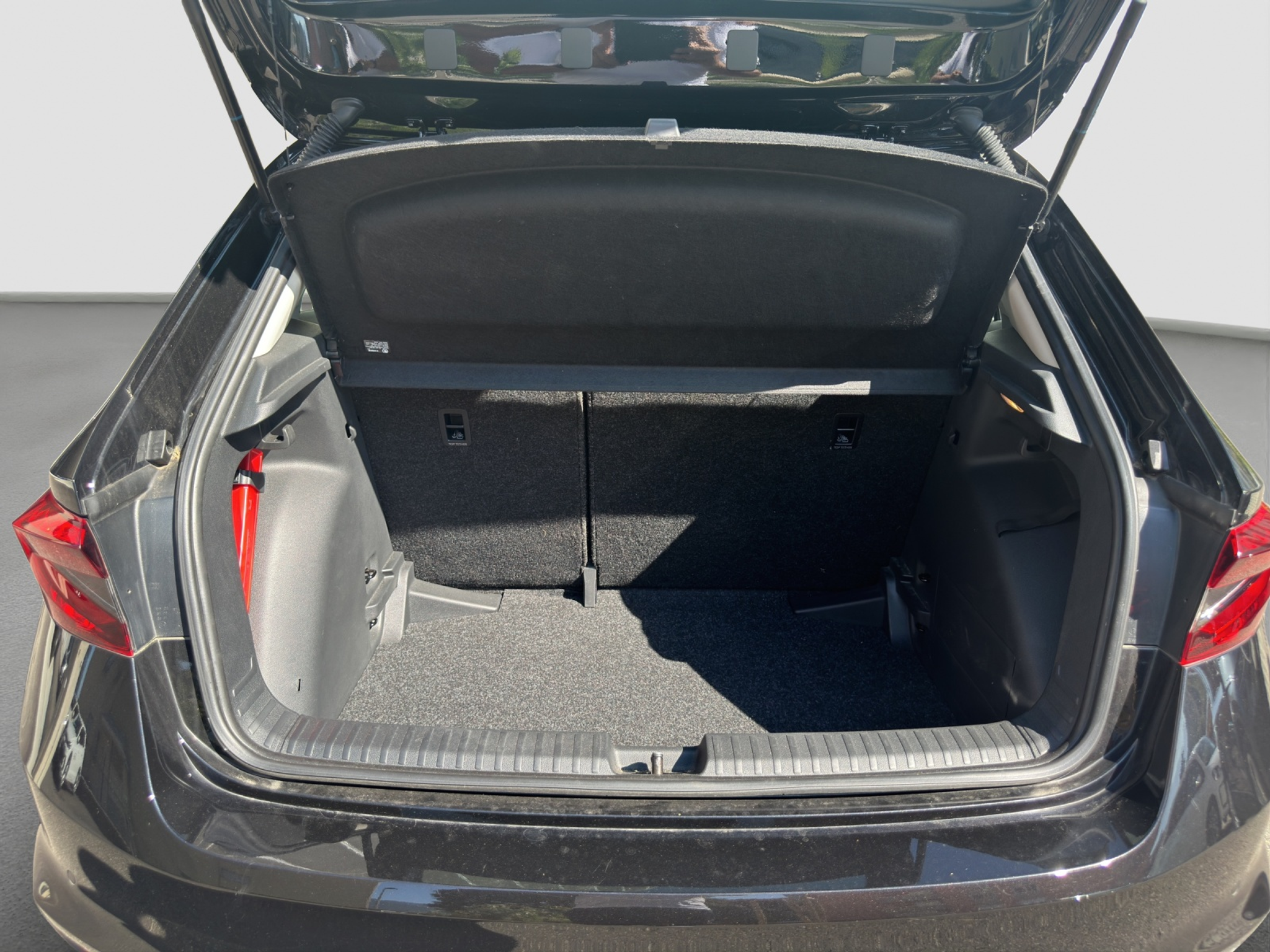 listing desktop thumbnail image 9