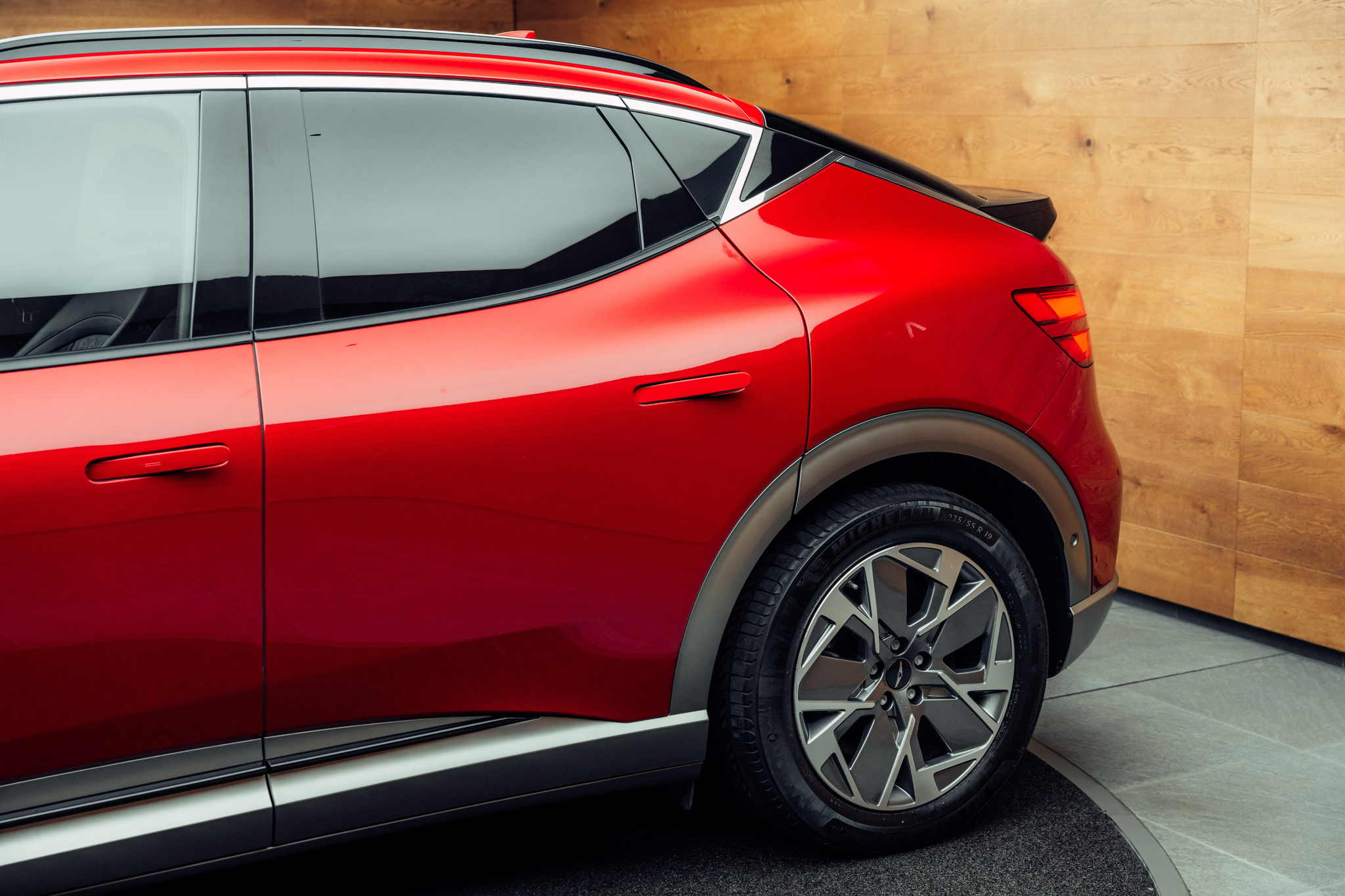 listing desktop thumbnail image 17