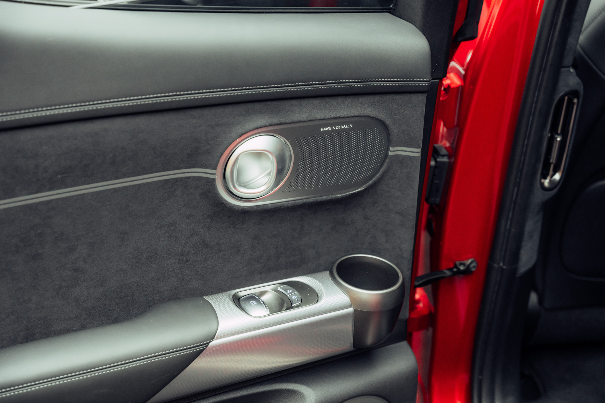 listing desktop thumbnail image 12