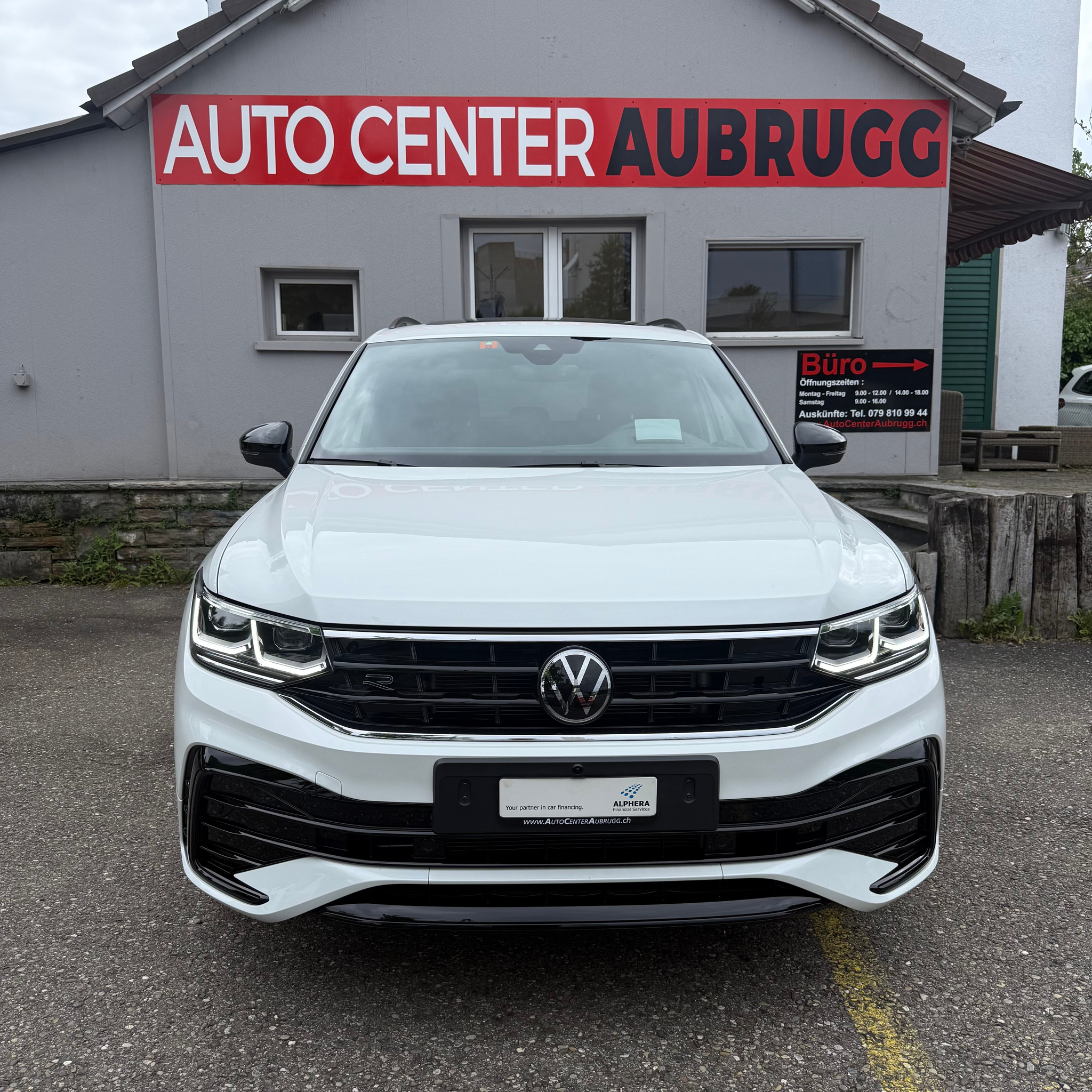 listing desktop thumbnail image 3