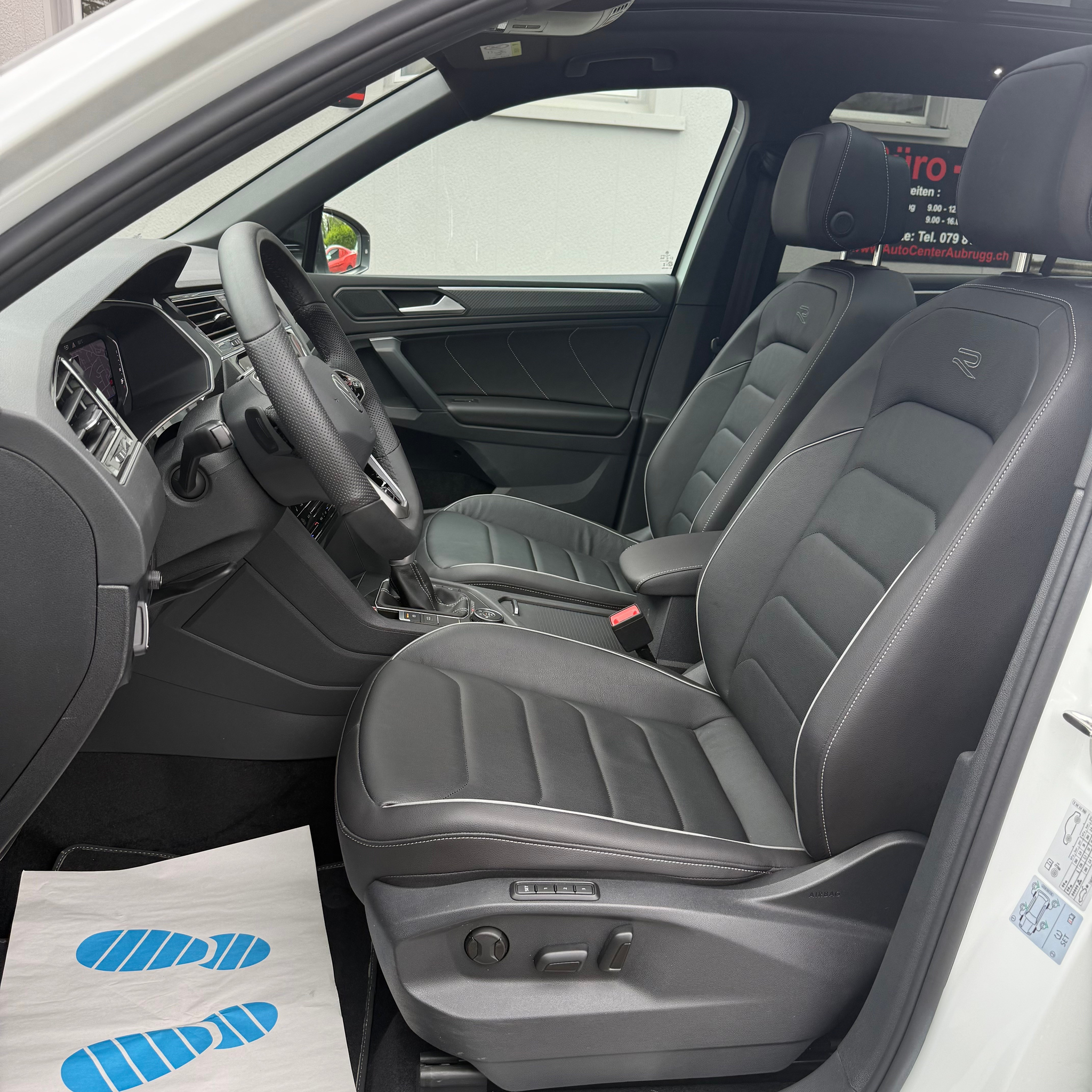 listing desktop thumbnail image 9