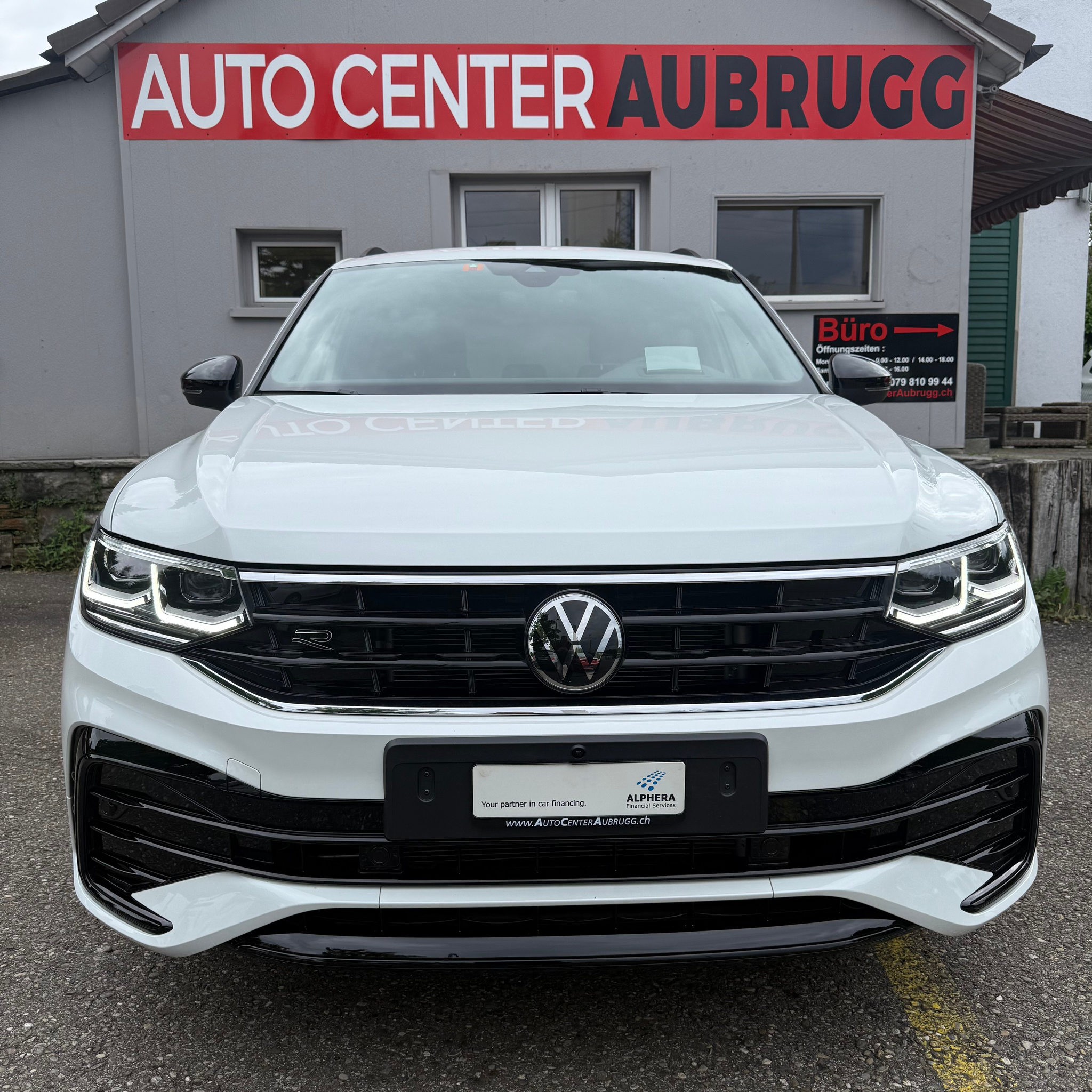 listing desktop thumbnail image 4