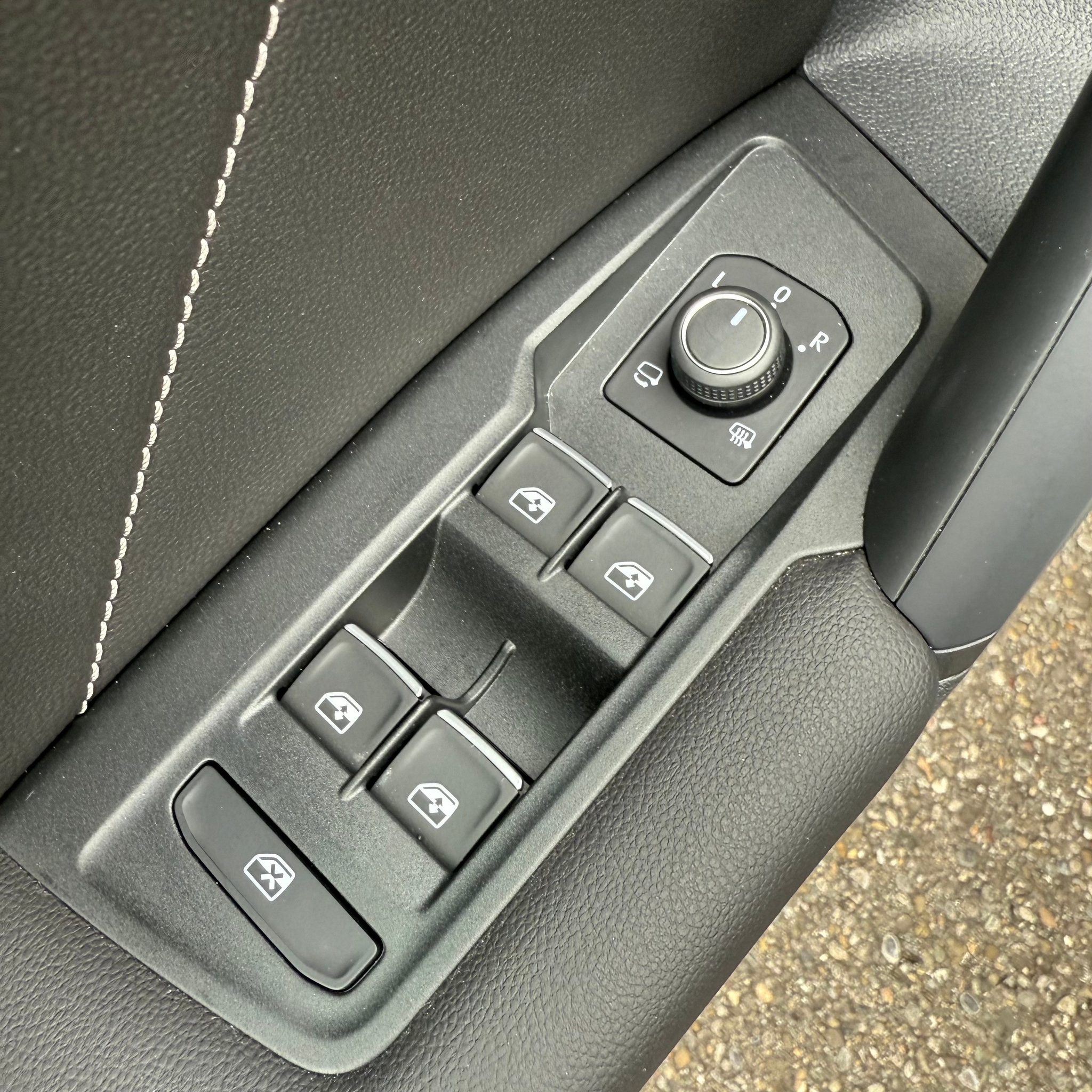 listing desktop thumbnail image 21