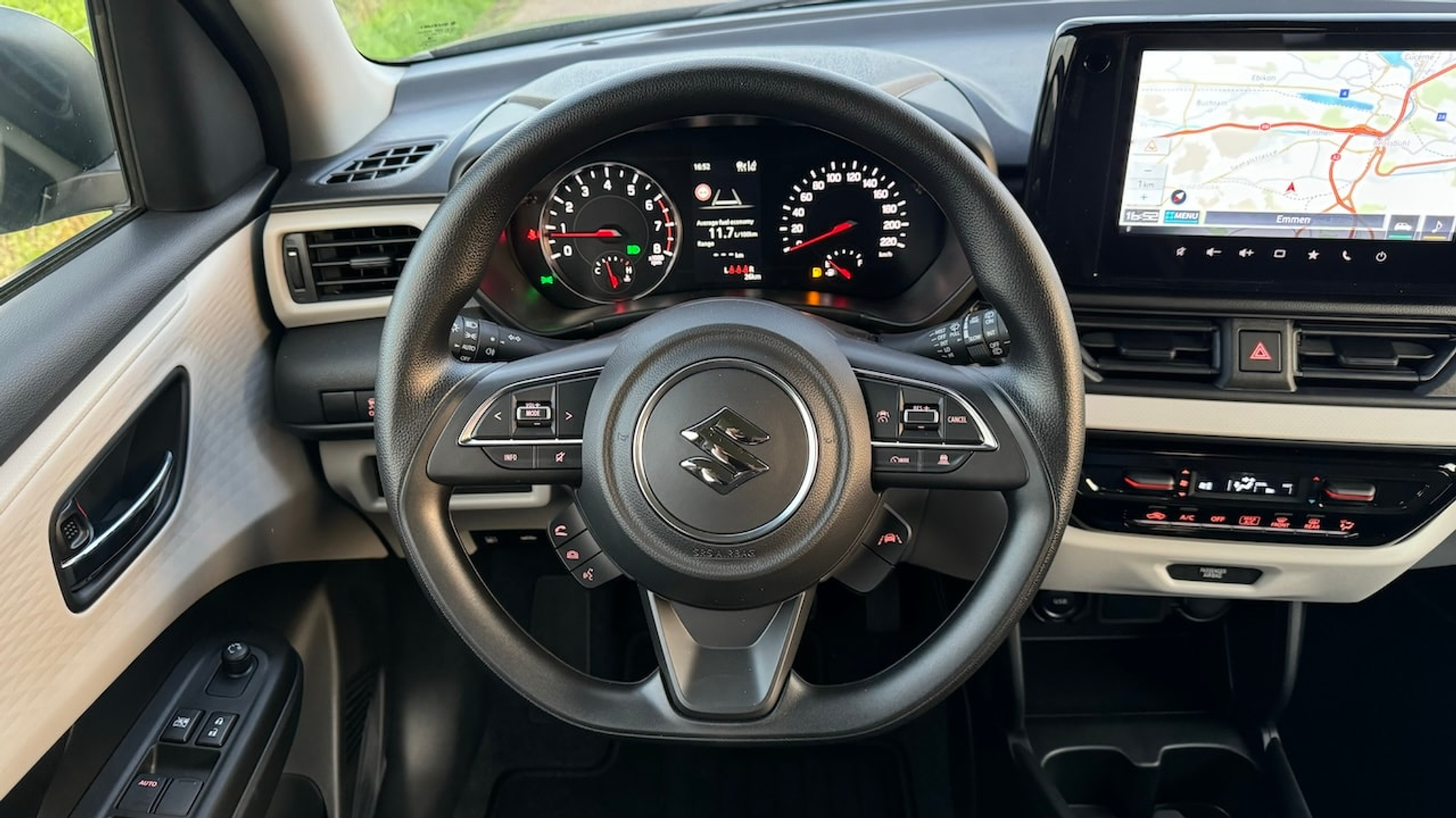 listing desktop thumbnail image 18