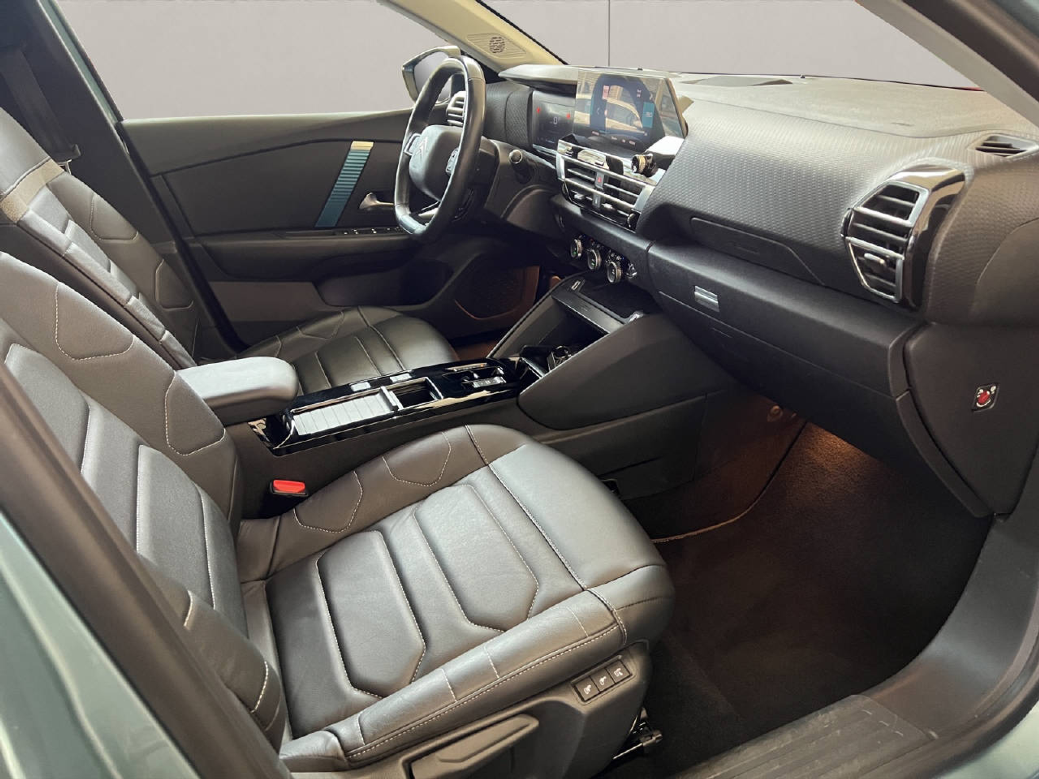 listing desktop thumbnail image 11