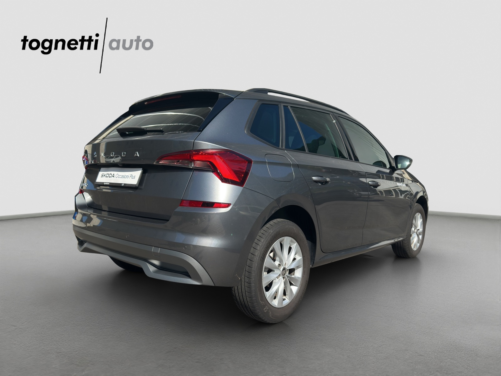 listing desktop thumbnail image 3