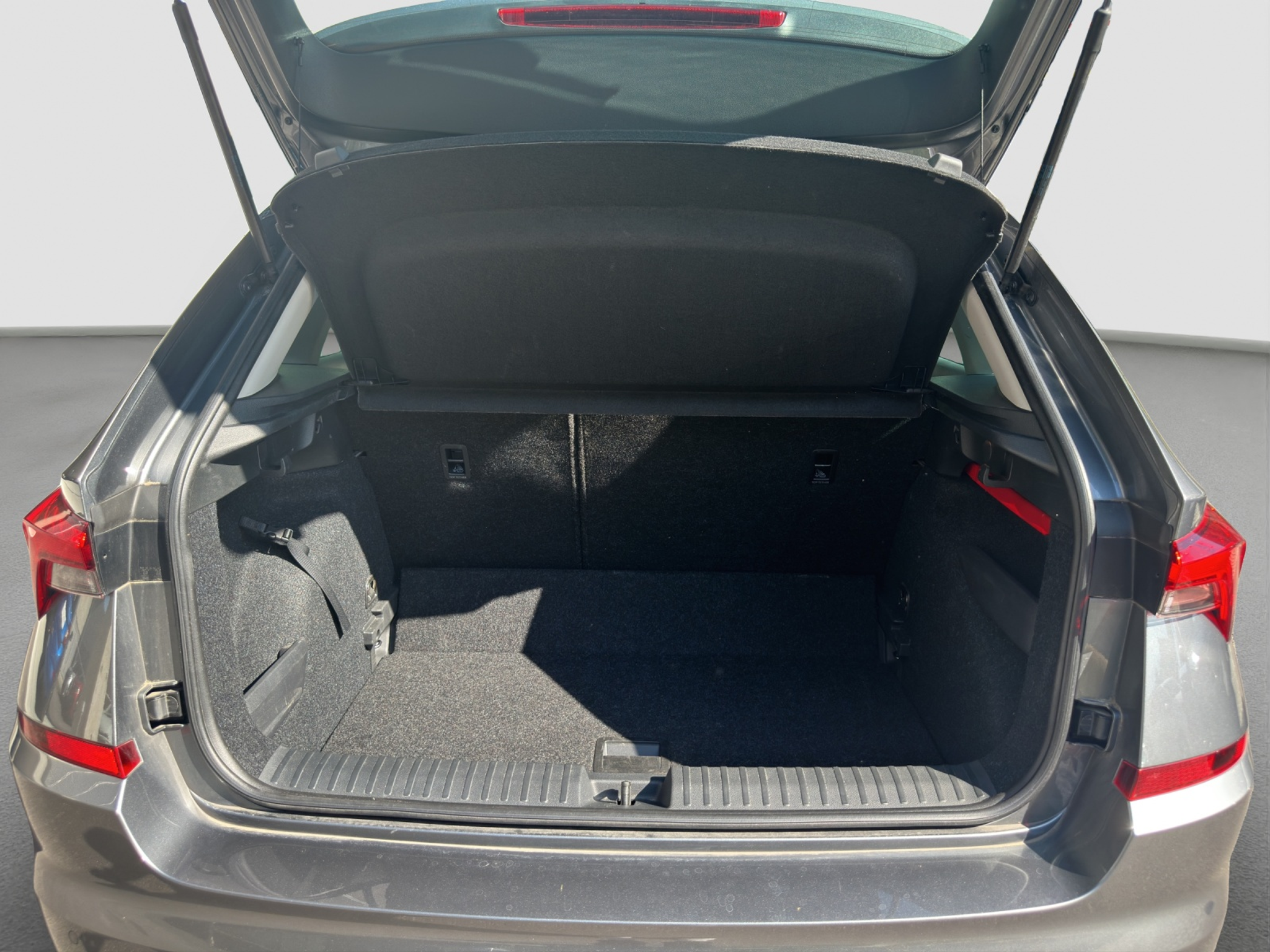 listing desktop thumbnail image 9