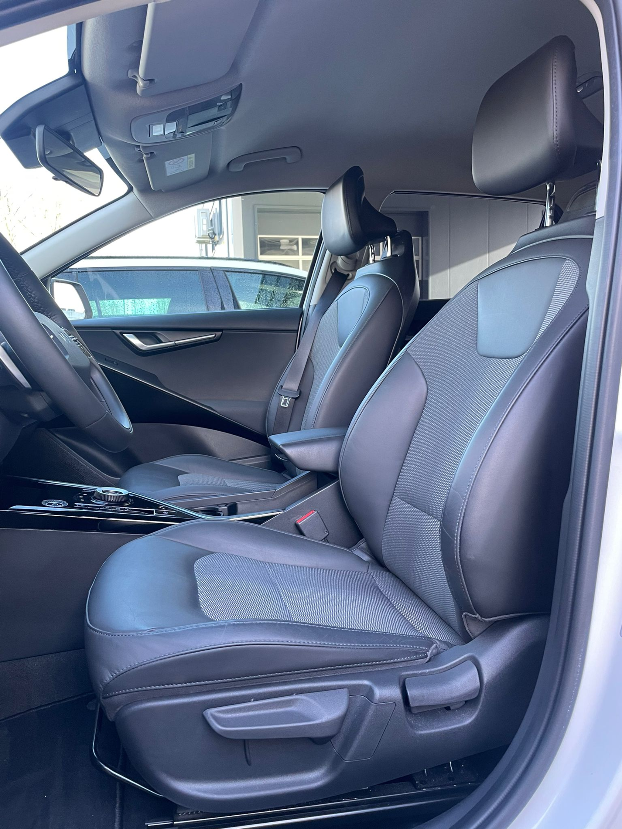 listing desktop thumbnail image 5