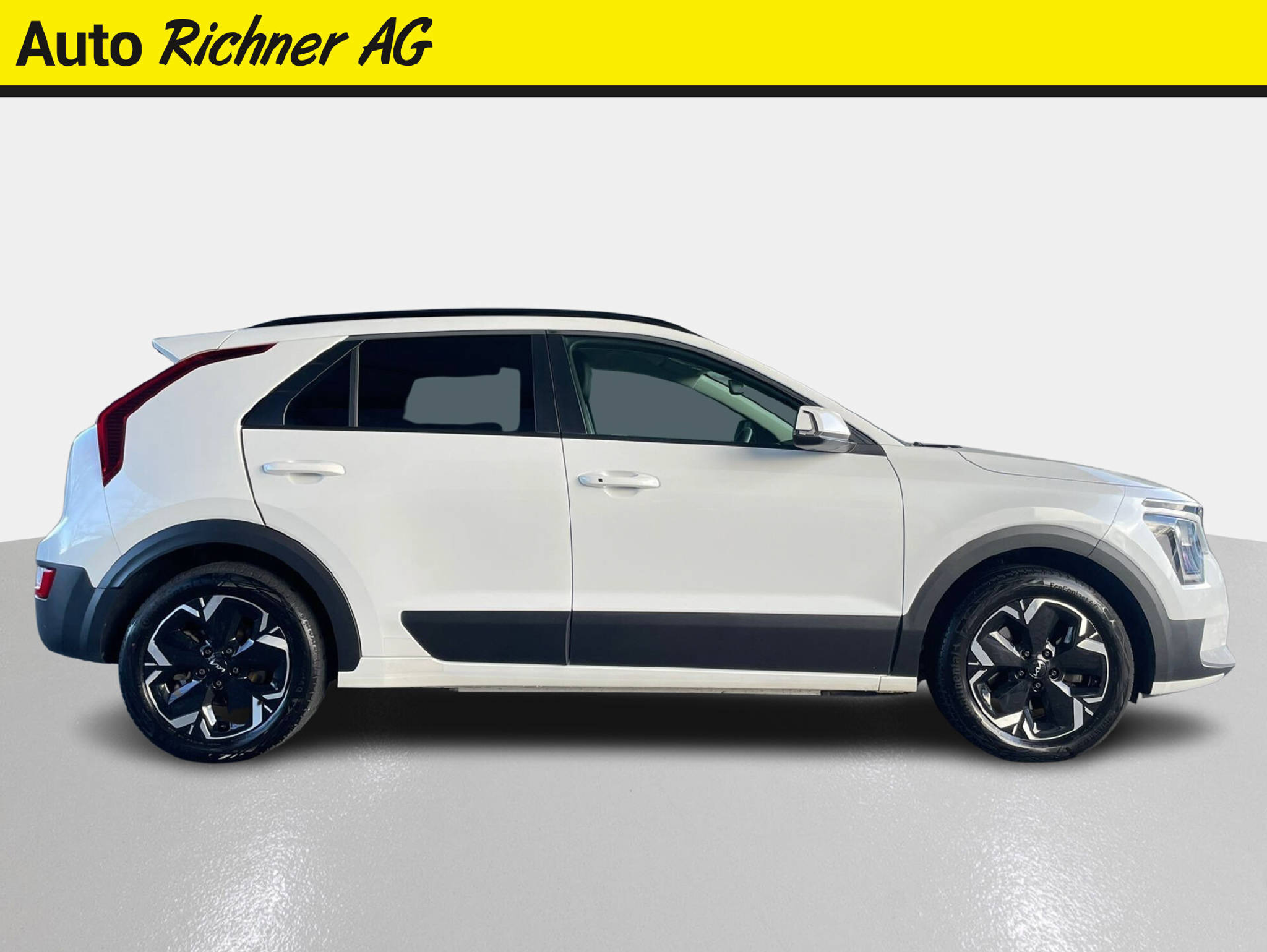 listing desktop thumbnail image 2