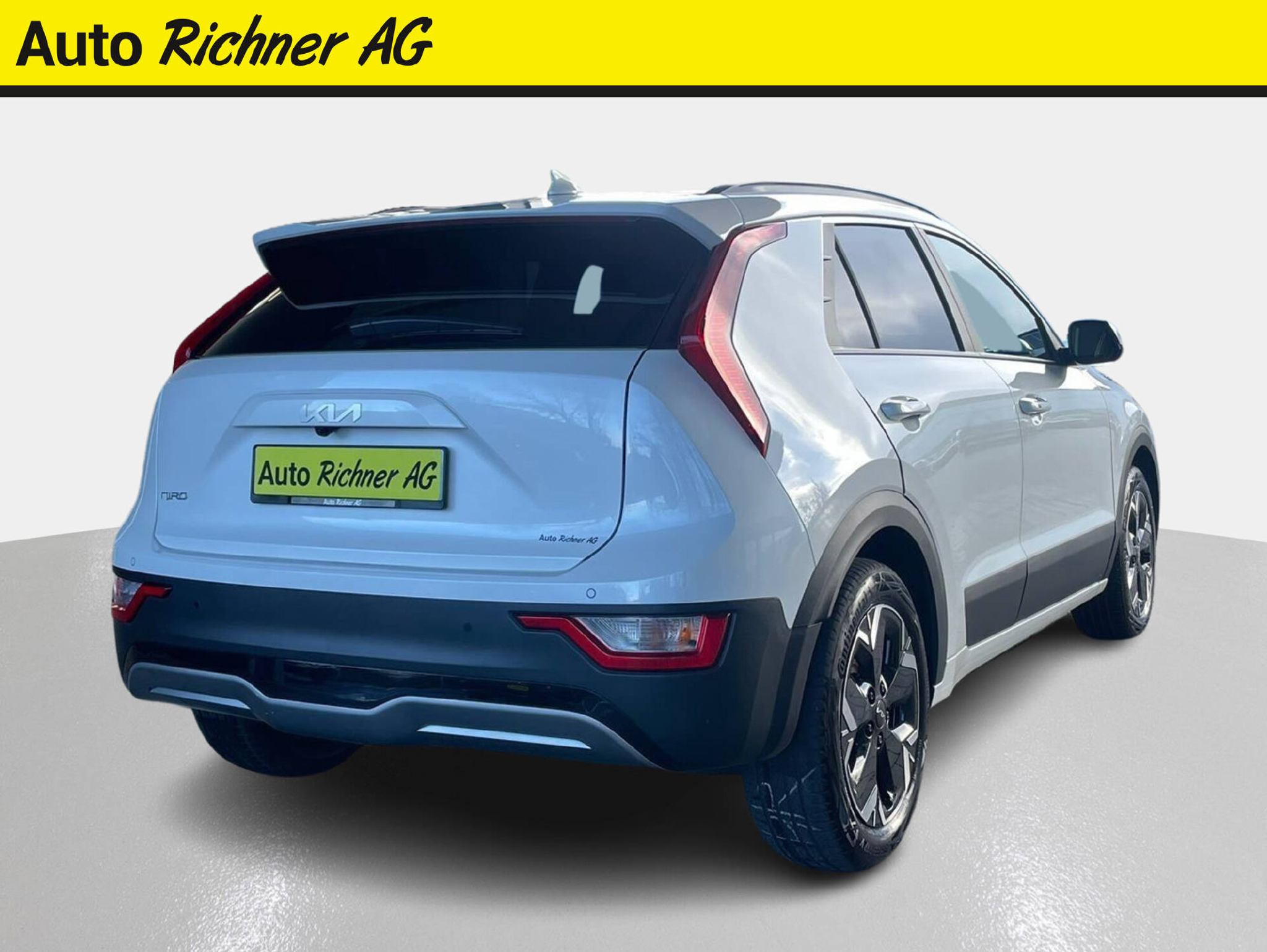 listing desktop thumbnail image 3