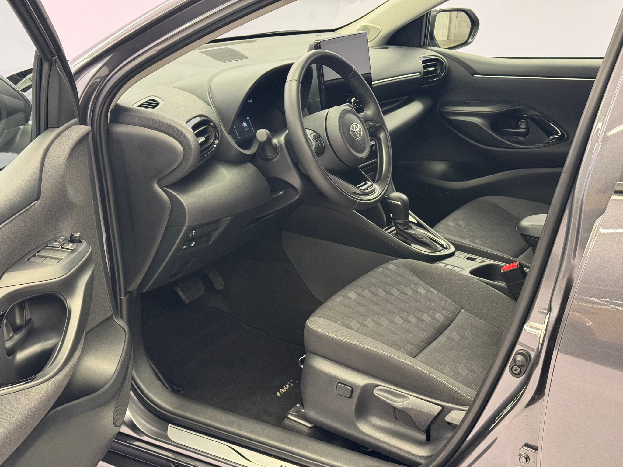 listing desktop thumbnail image 6