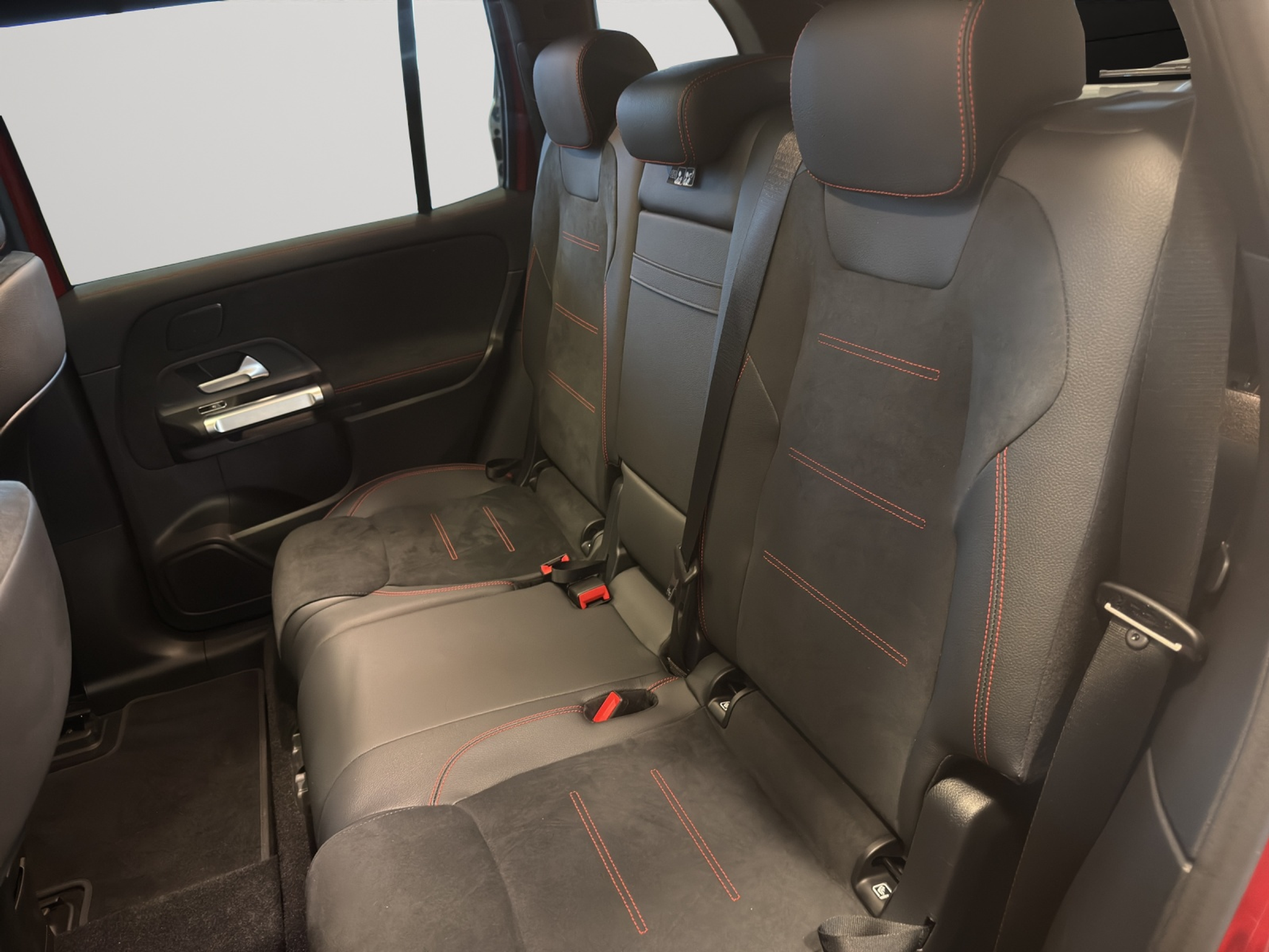 listing desktop thumbnail image 8