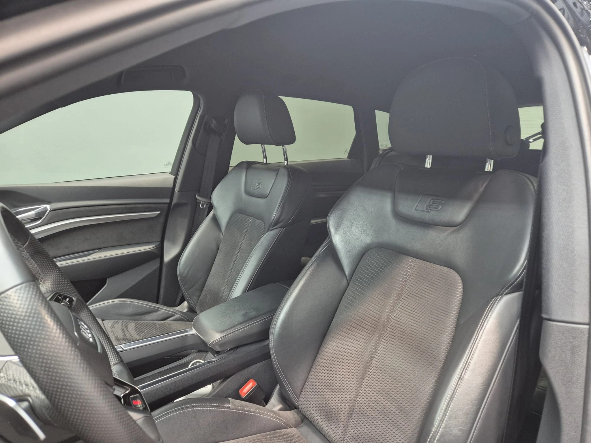 listing desktop thumbnail image 9