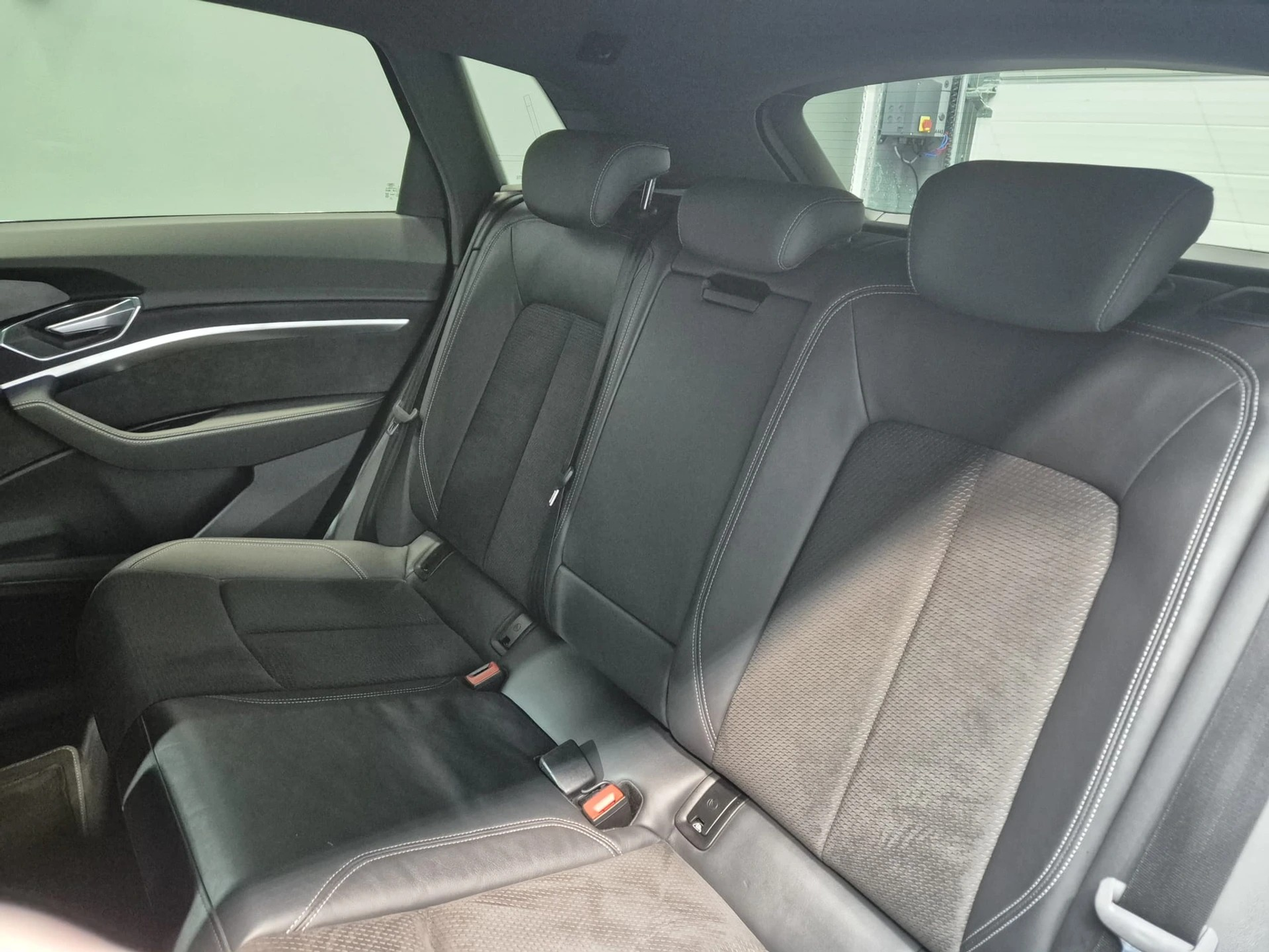 listing desktop thumbnail image 10