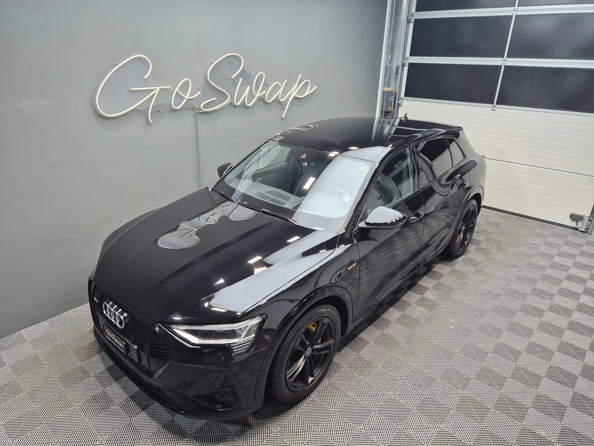 listing desktop thumbnail image 6