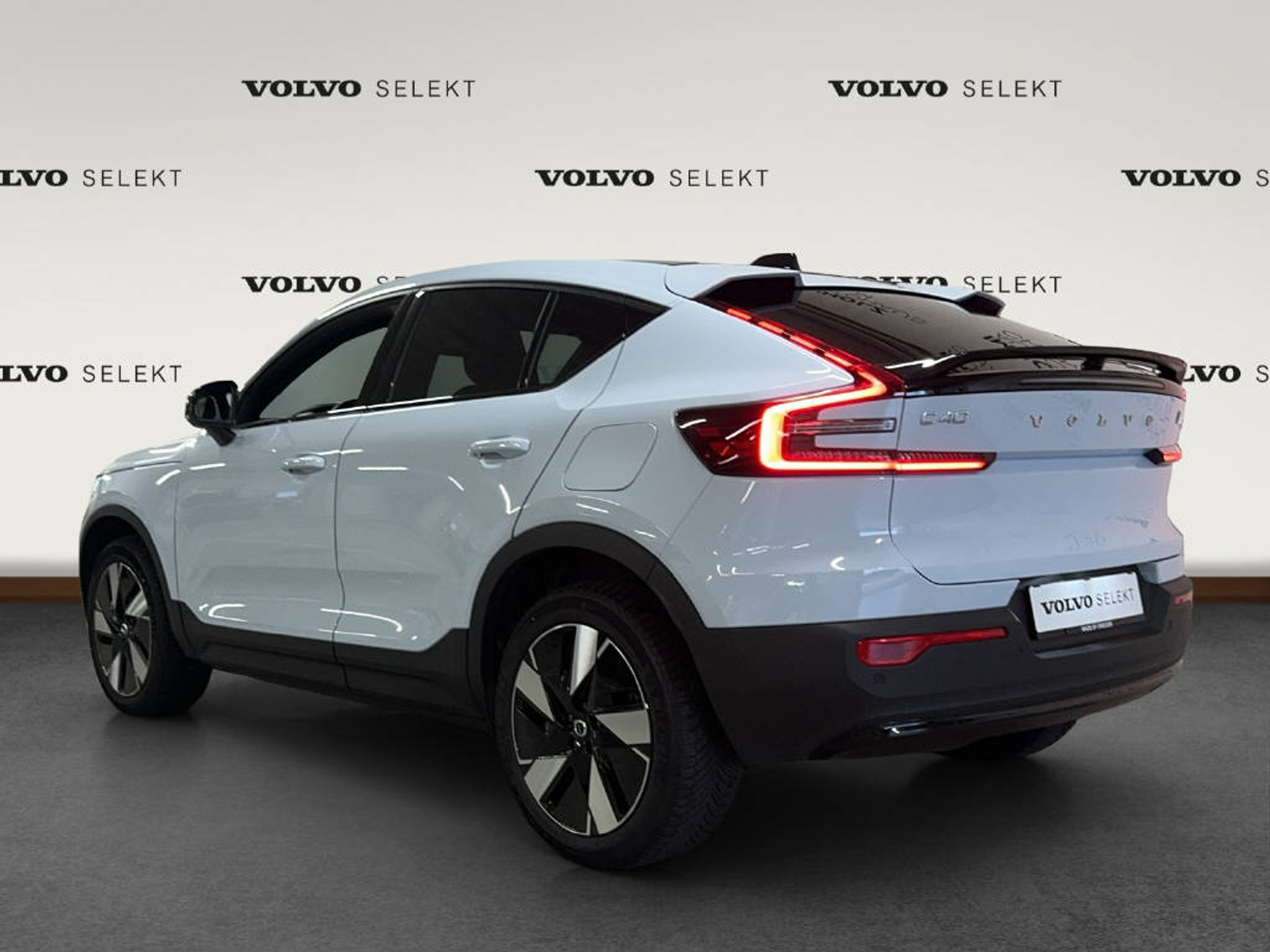 listing desktop thumbnail image 2