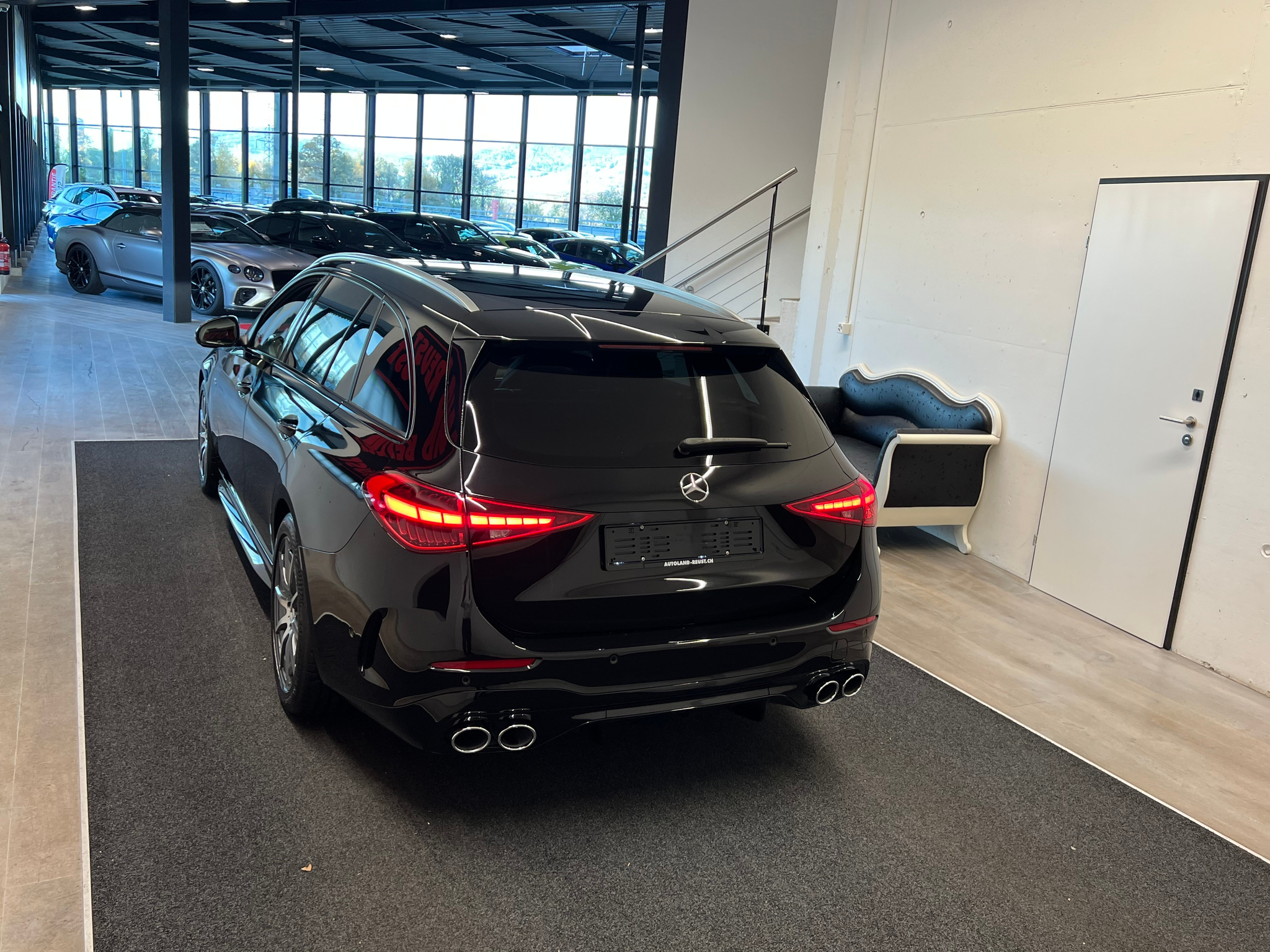 listing desktop thumbnail image 7