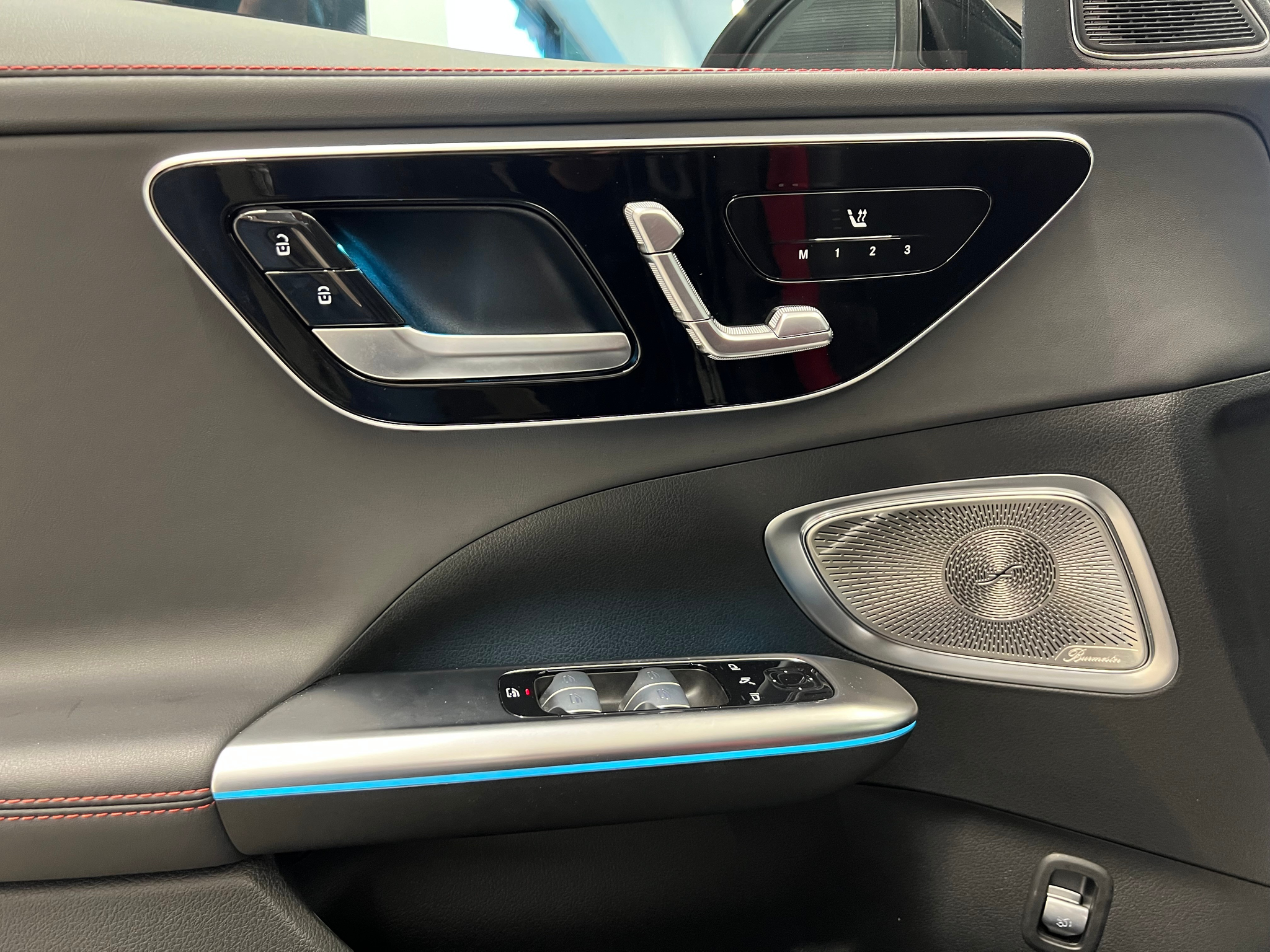 listing desktop thumbnail image 12