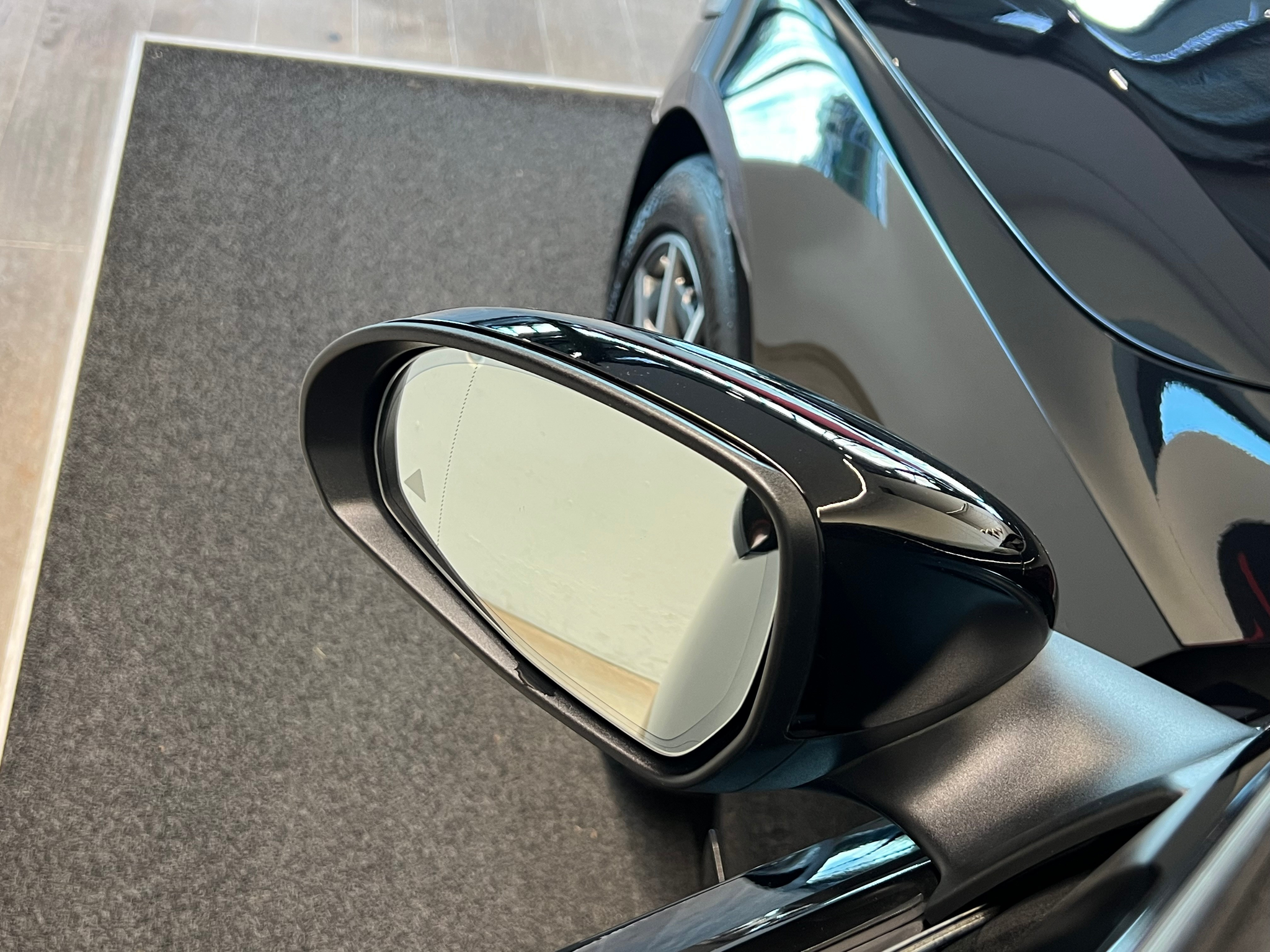 listing desktop thumbnail image 13