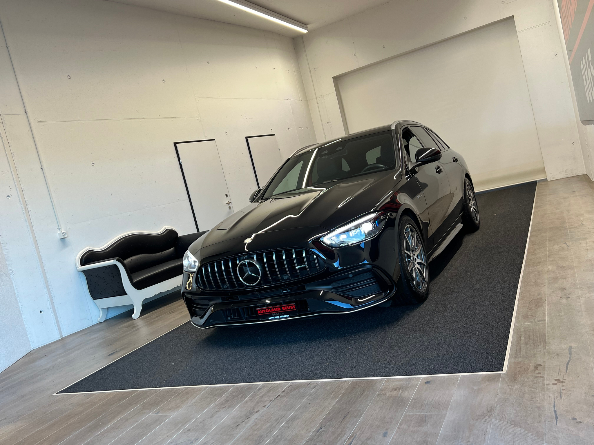 listing desktop thumbnail image 2