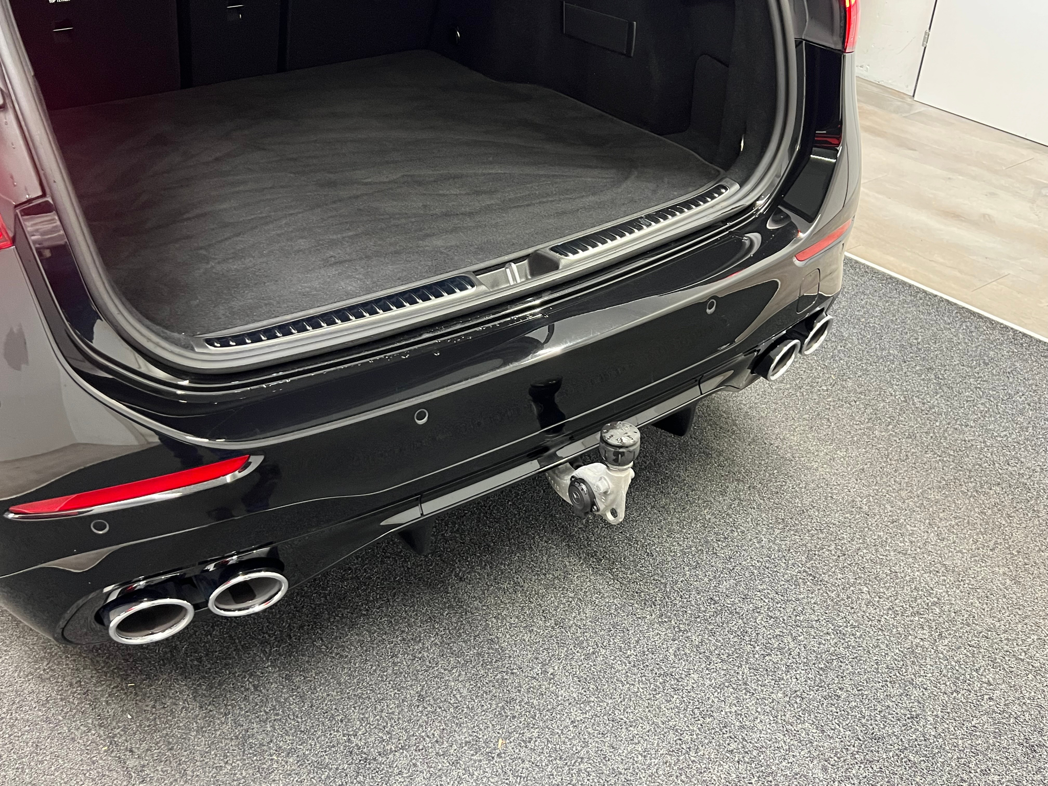 listing desktop thumbnail image 9