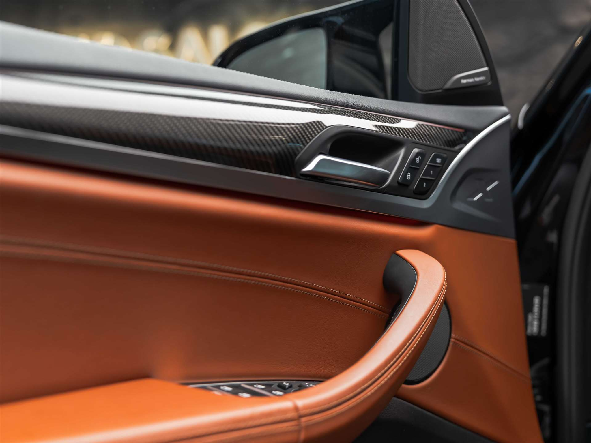 listing desktop thumbnail image 22