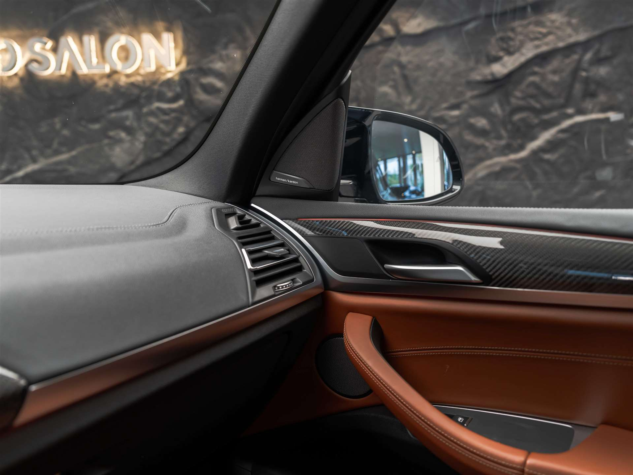 listing desktop thumbnail image 23