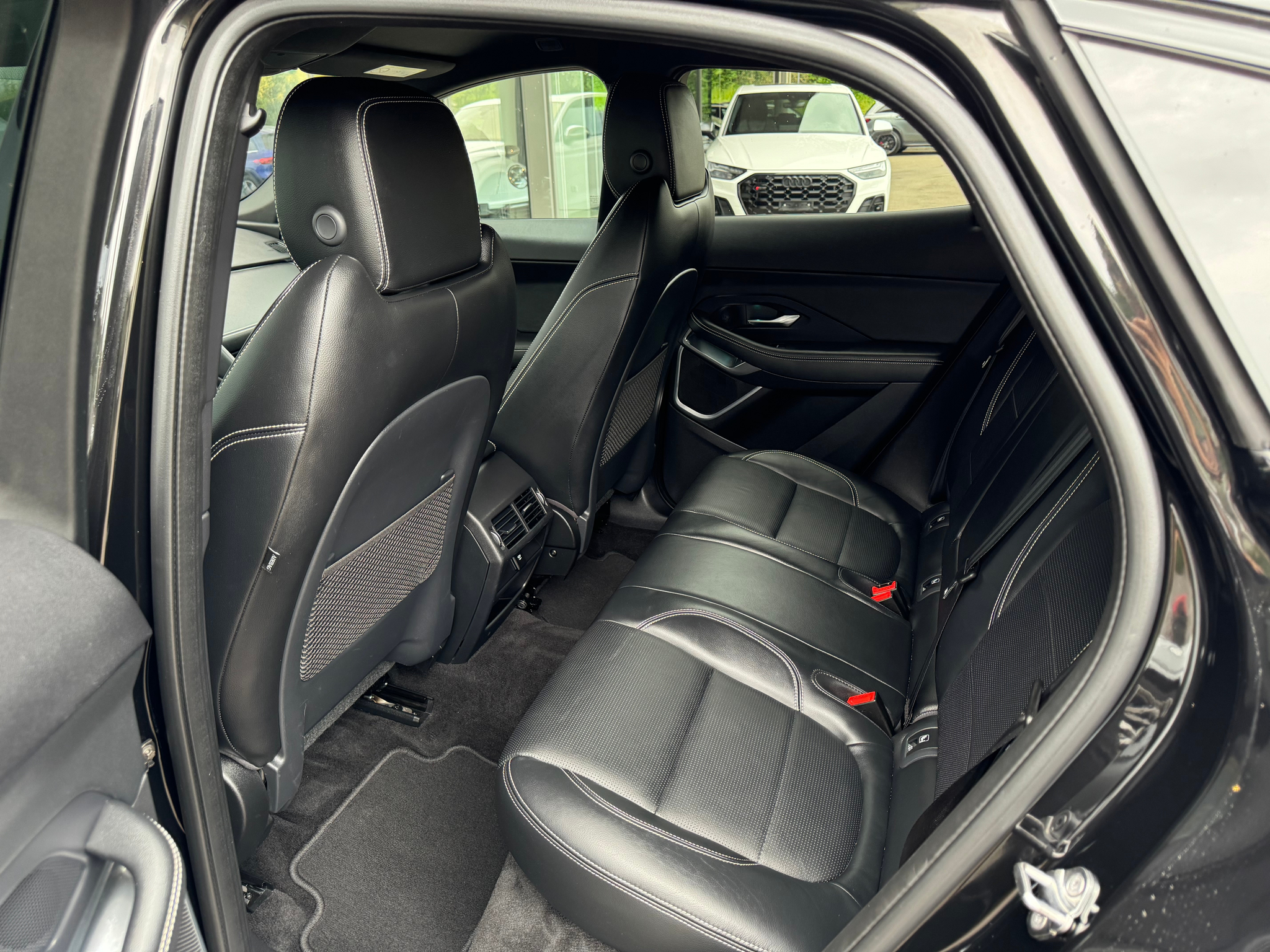 listing desktop thumbnail image 10