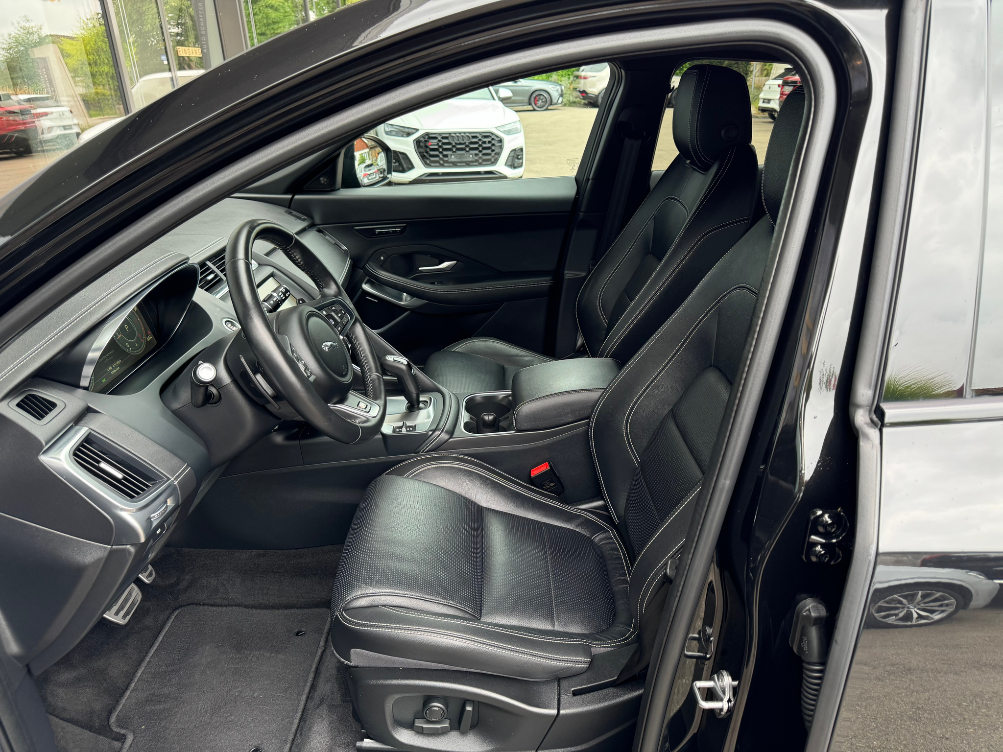 listing desktop thumbnail image 9