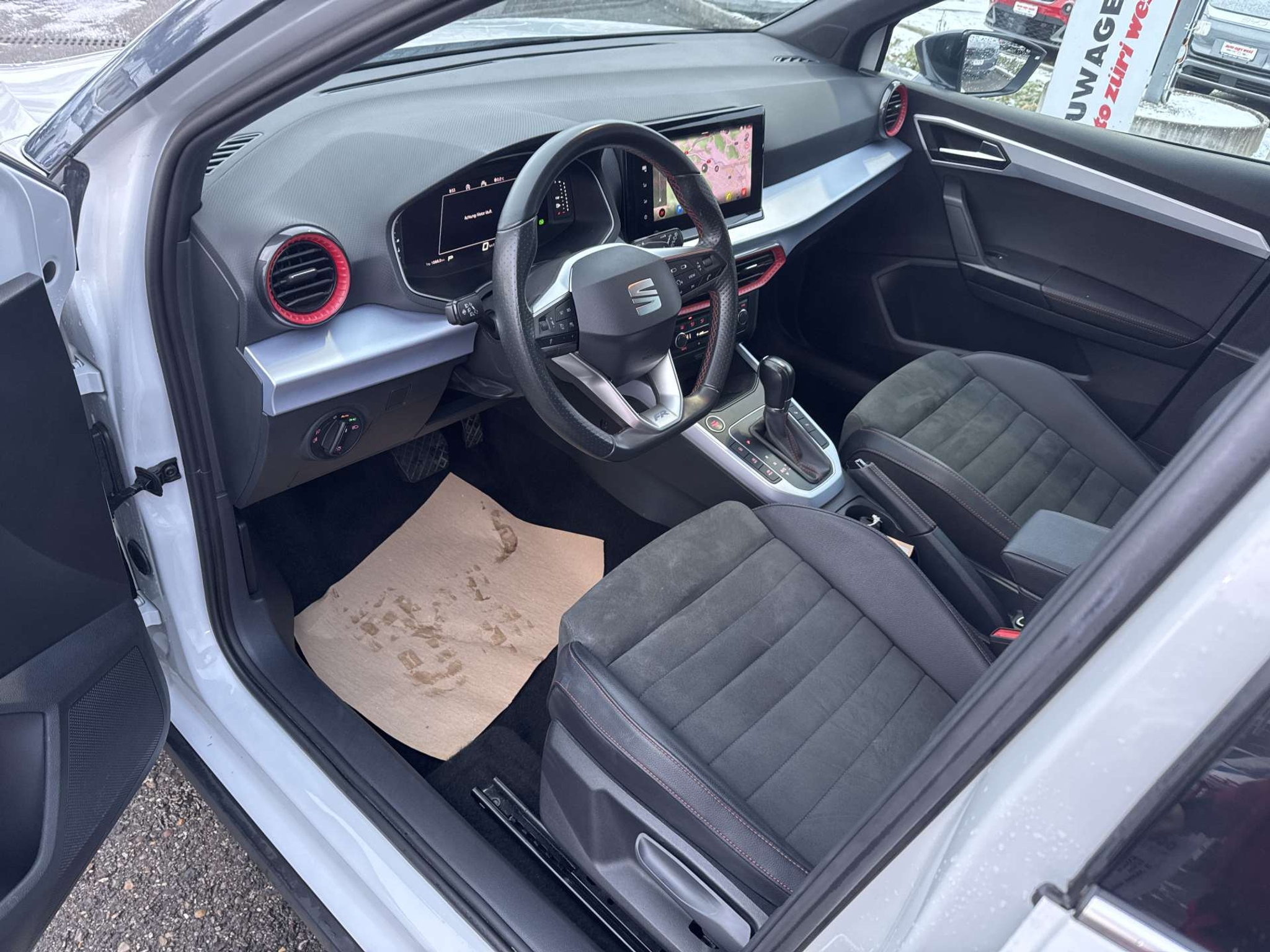 listing desktop thumbnail image 5