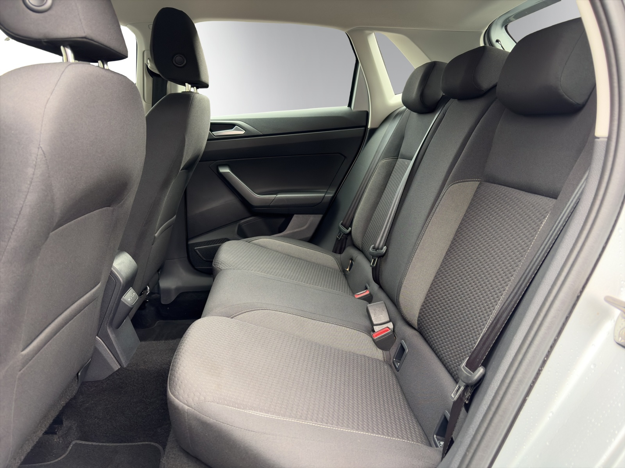 listing desktop thumbnail image 9