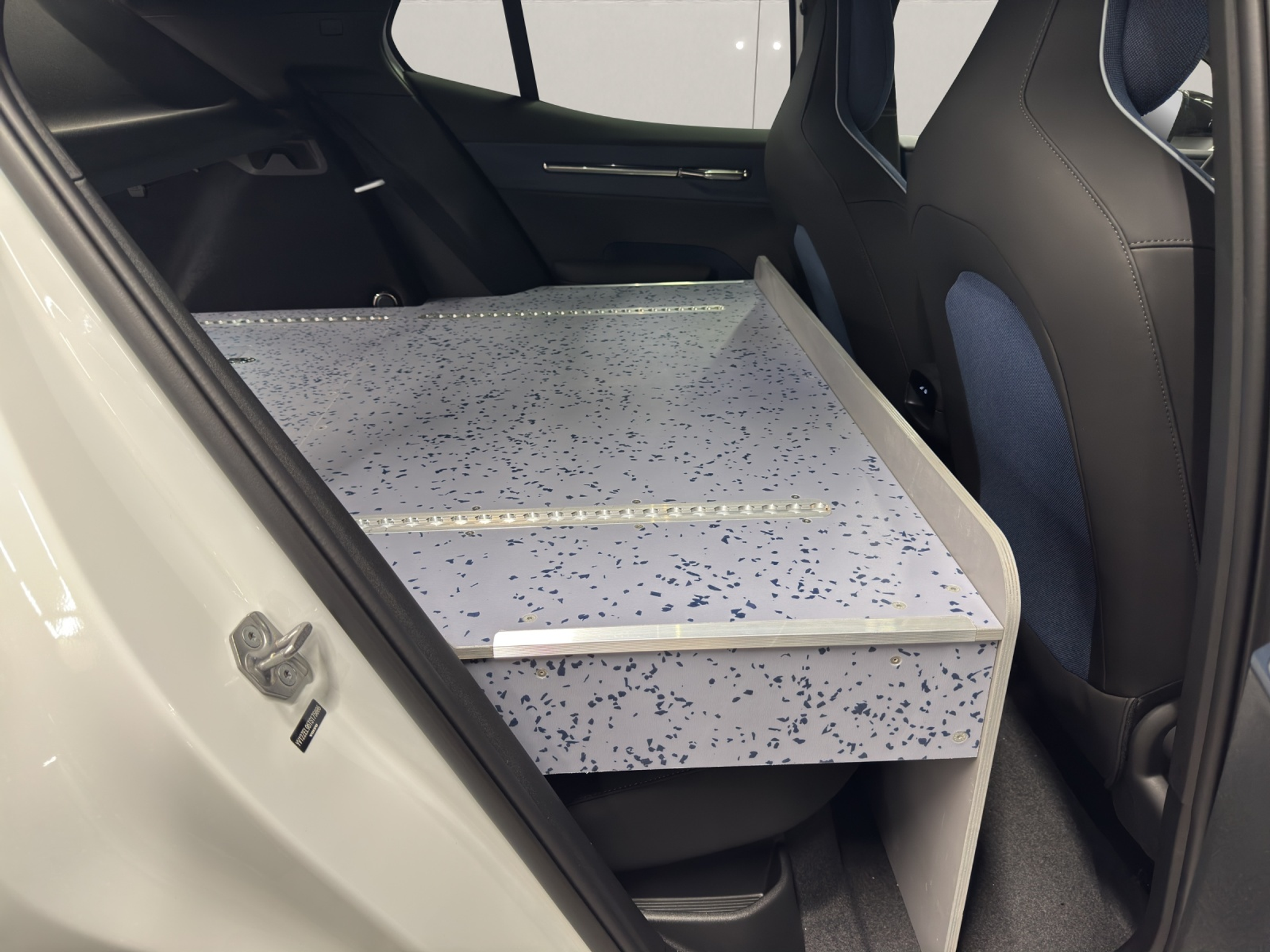 listing desktop thumbnail image 12