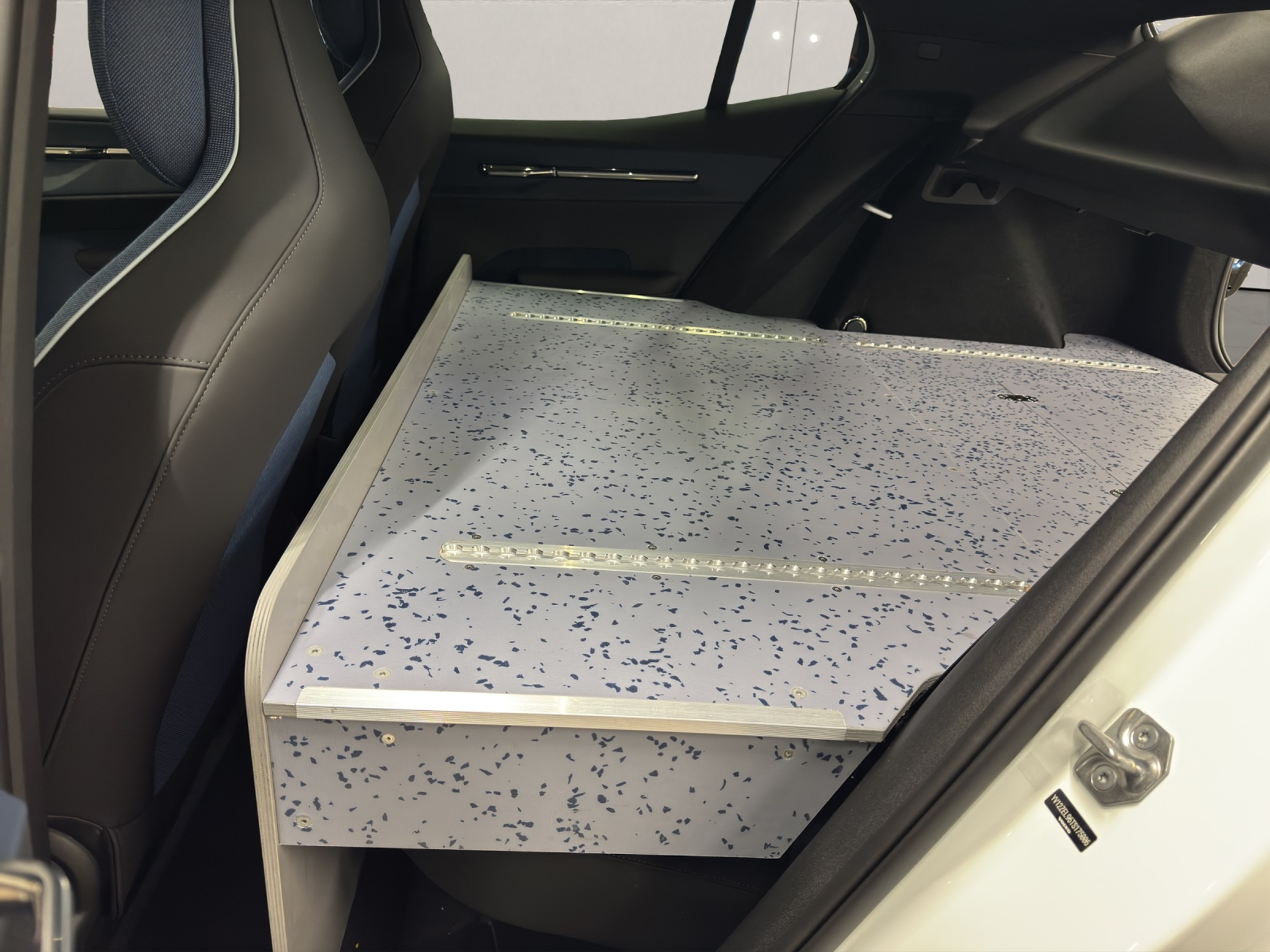 listing desktop thumbnail image 15