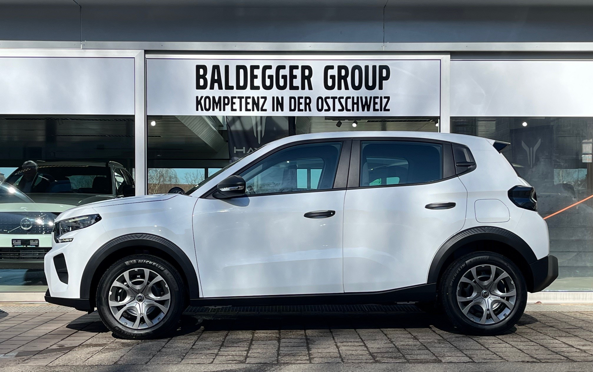 listing desktop thumbnail image 1