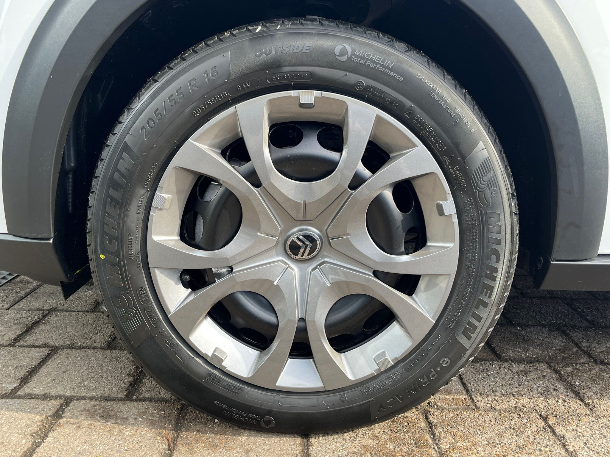 listing desktop thumbnail image 5