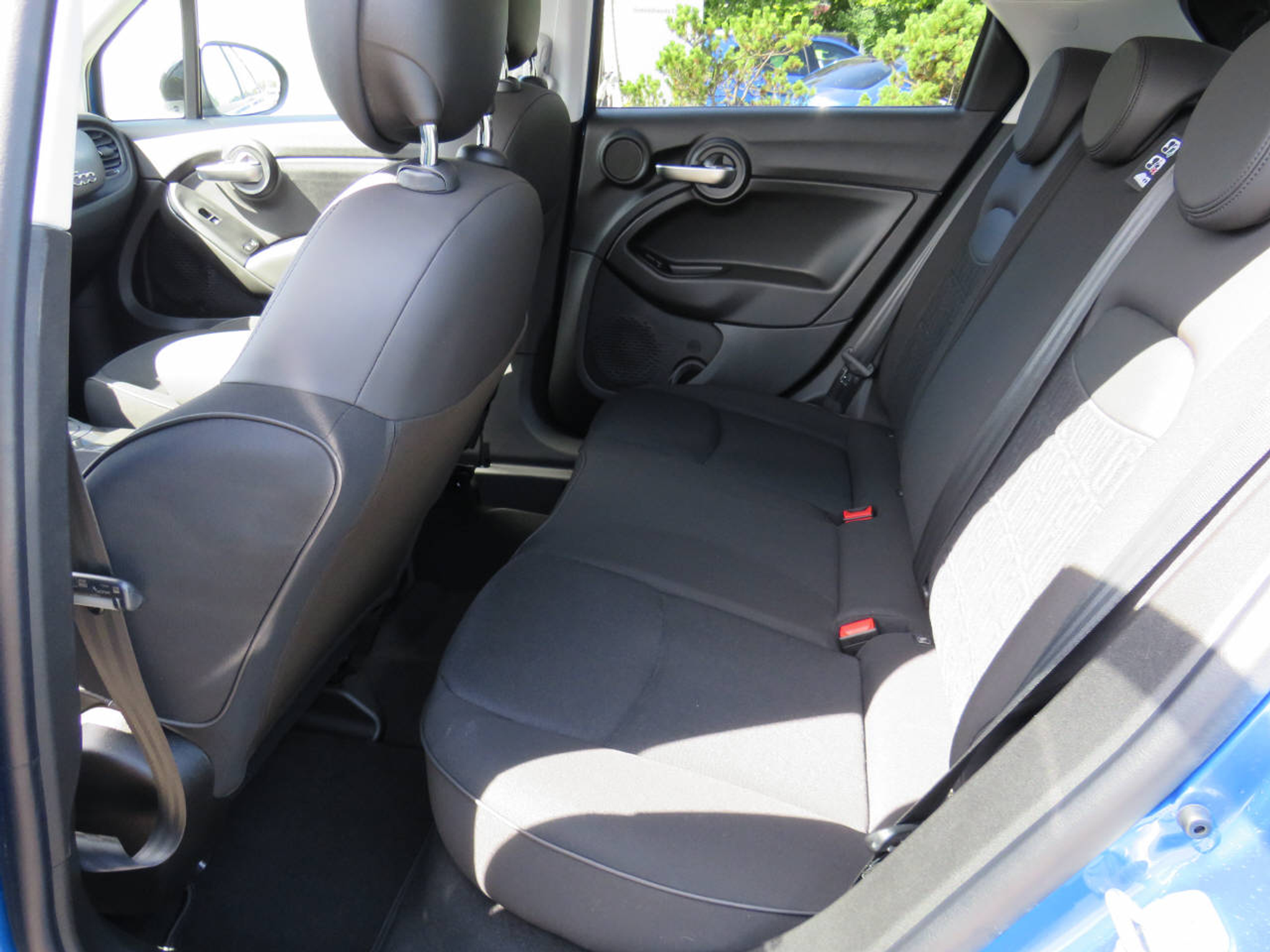 listing desktop thumbnail image 15