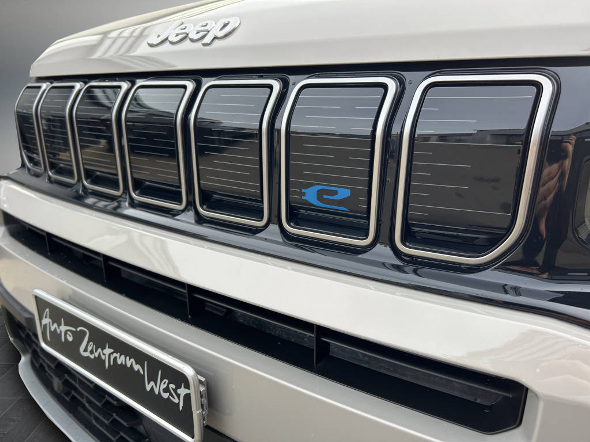 listing desktop thumbnail image 13