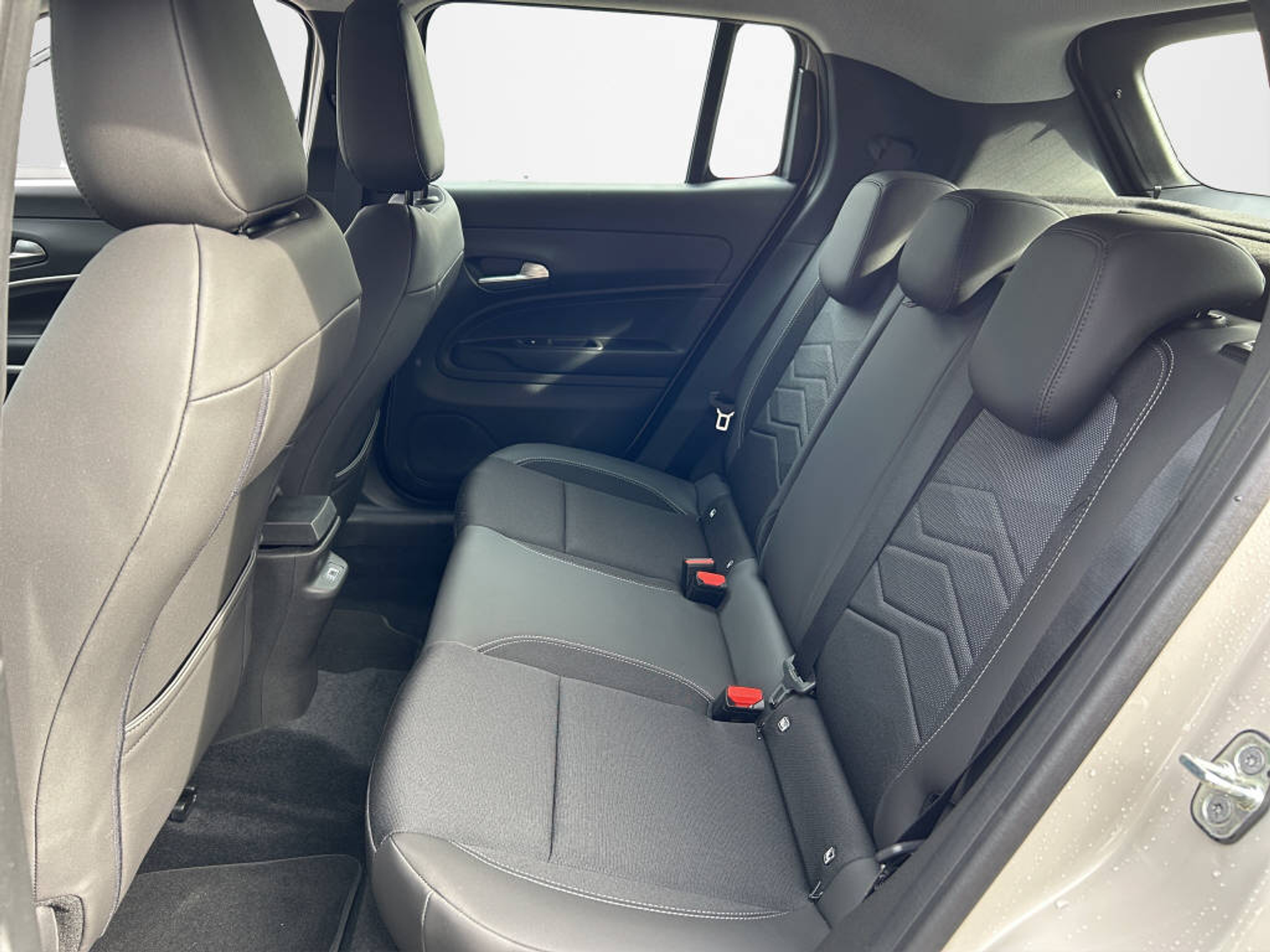 listing desktop thumbnail image 11