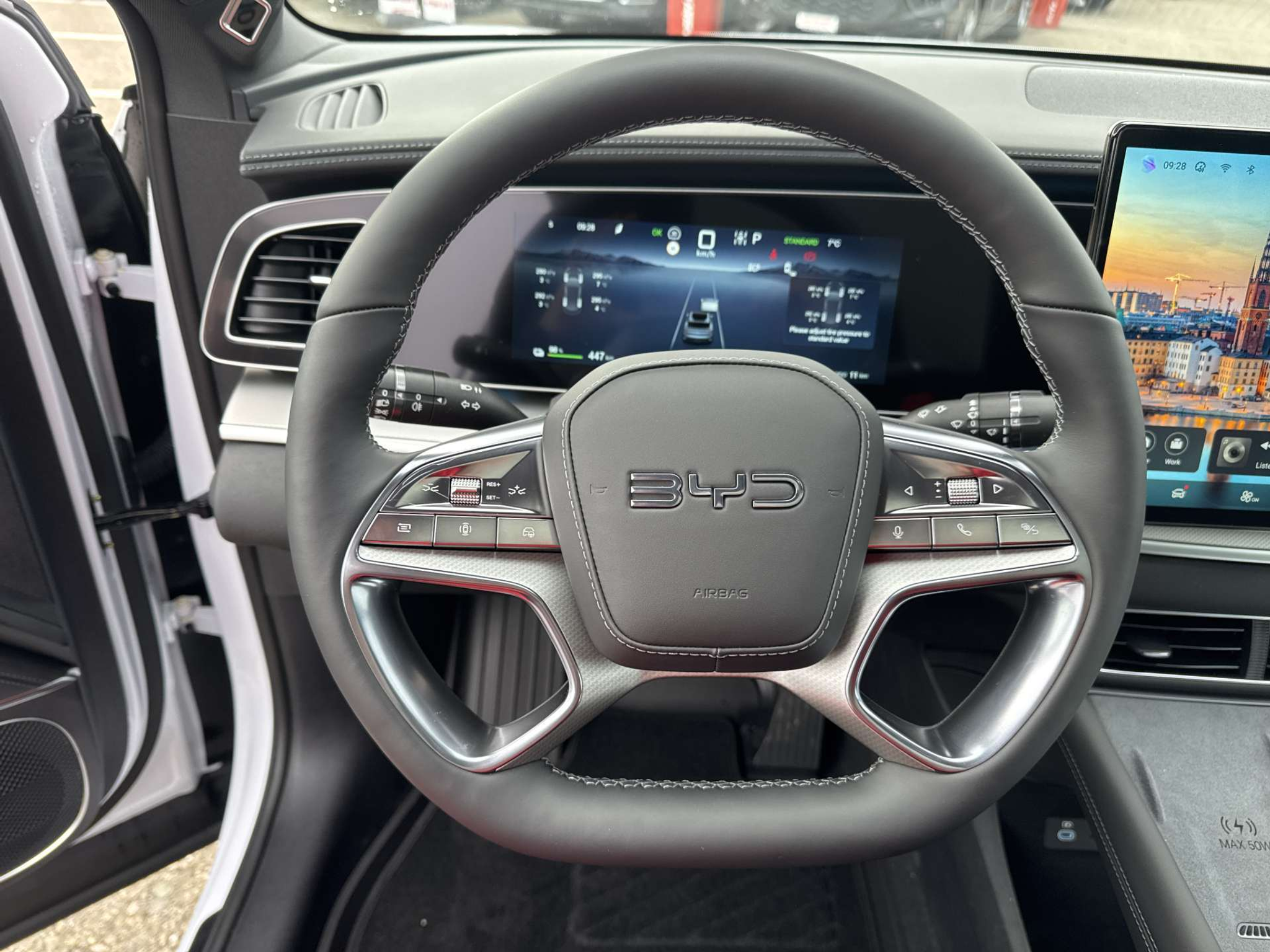 listing desktop thumbnail image 14