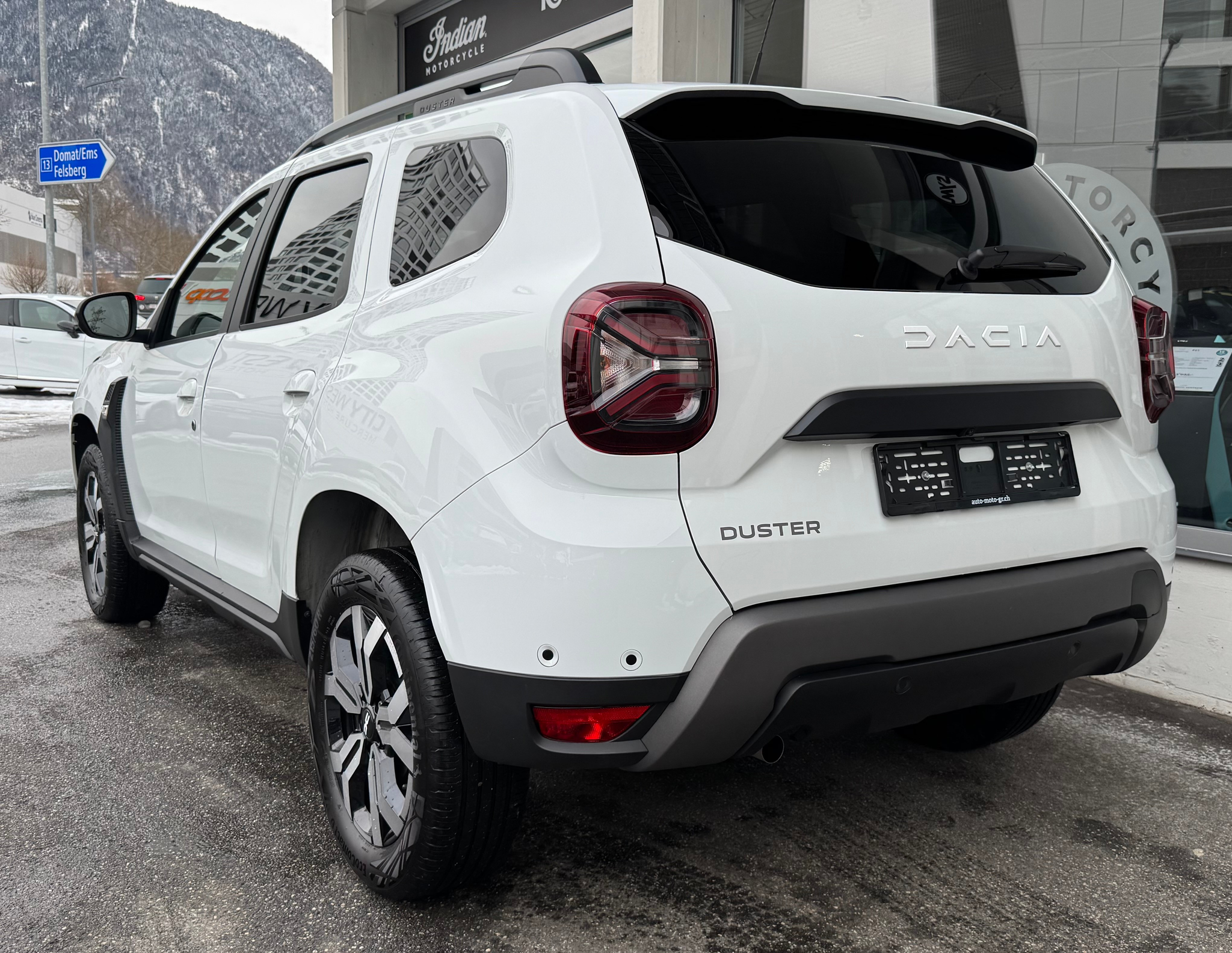 listing desktop thumbnail image 3