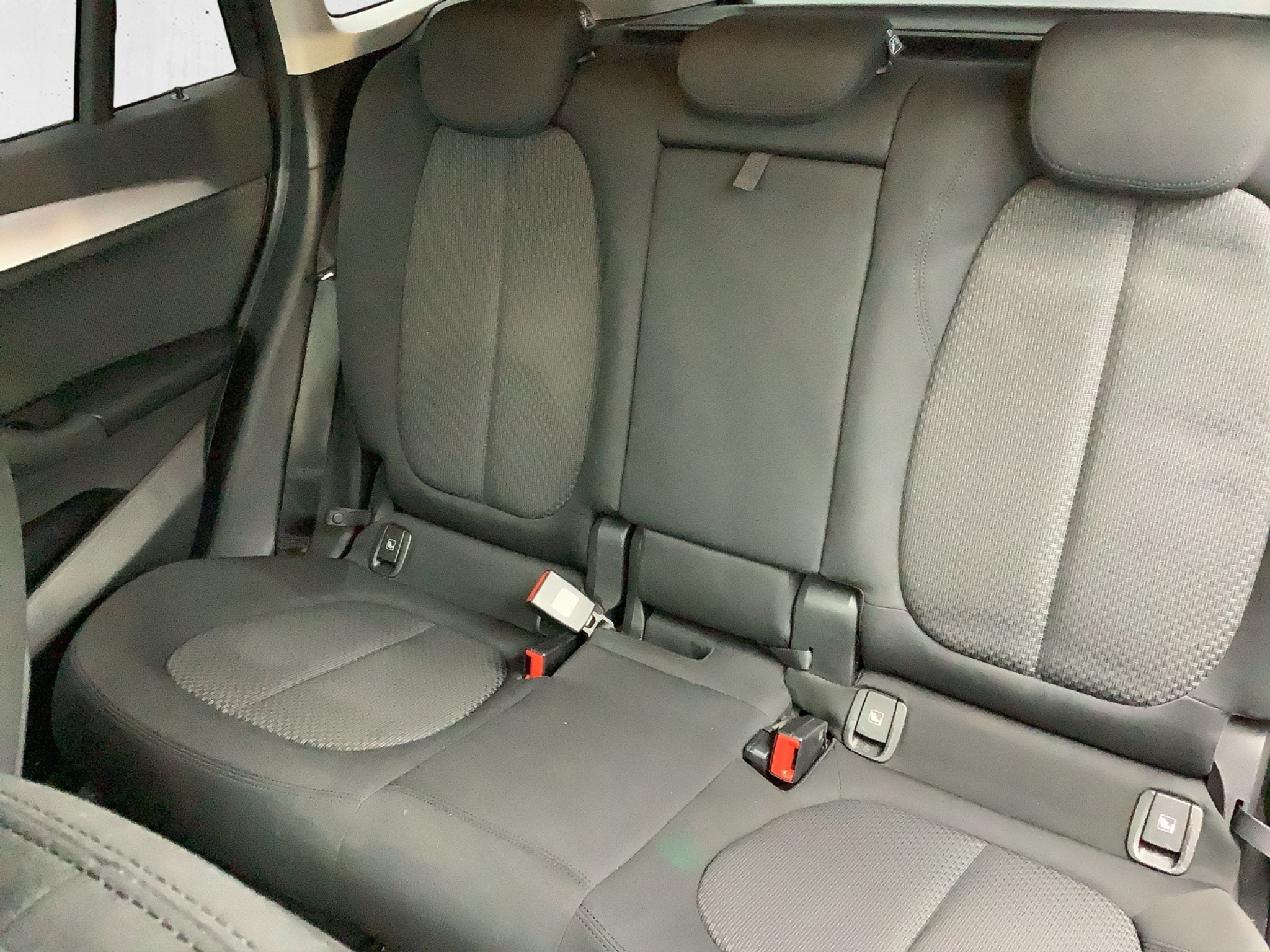 listing desktop thumbnail image 18