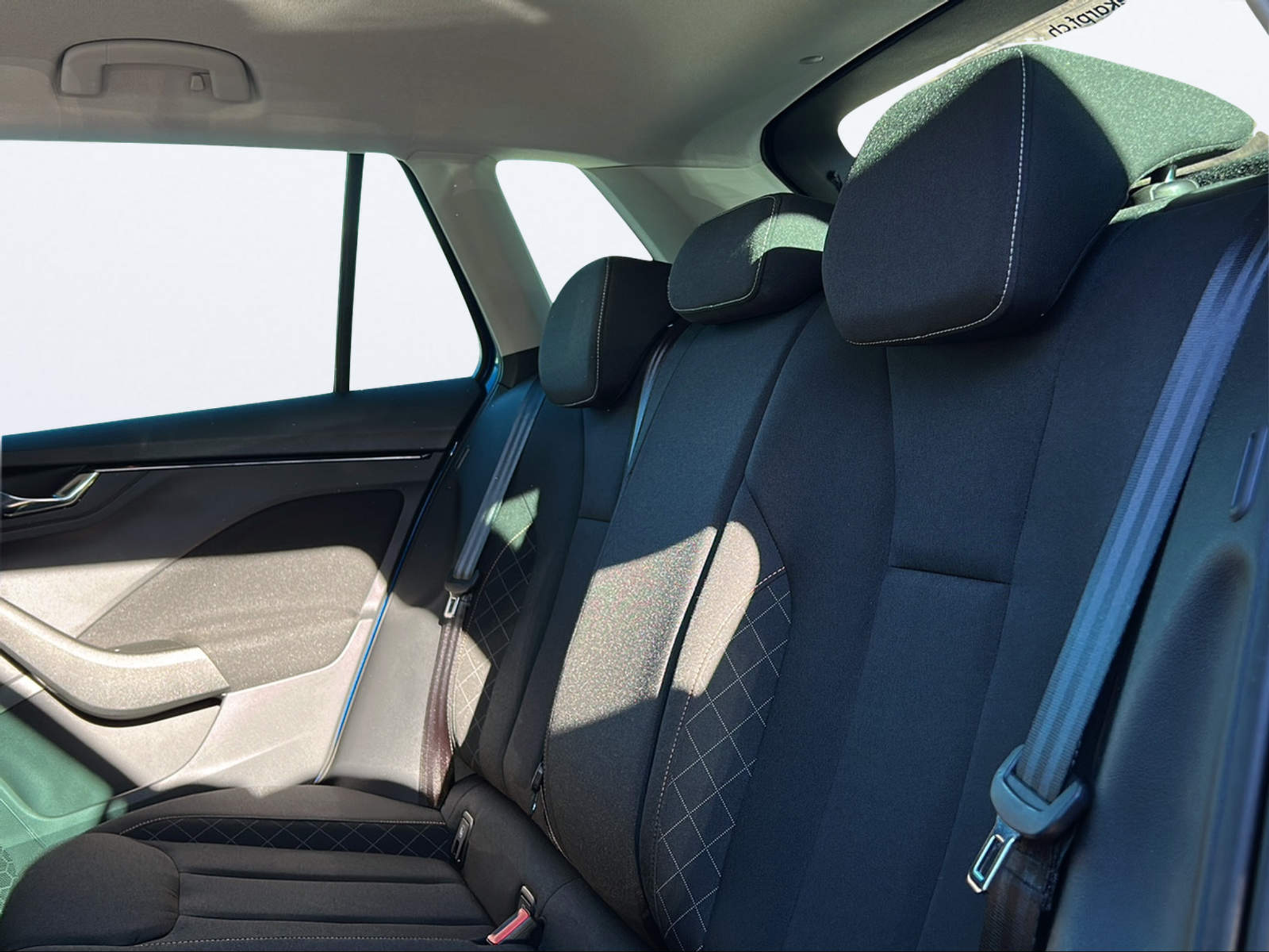 listing desktop thumbnail image 13