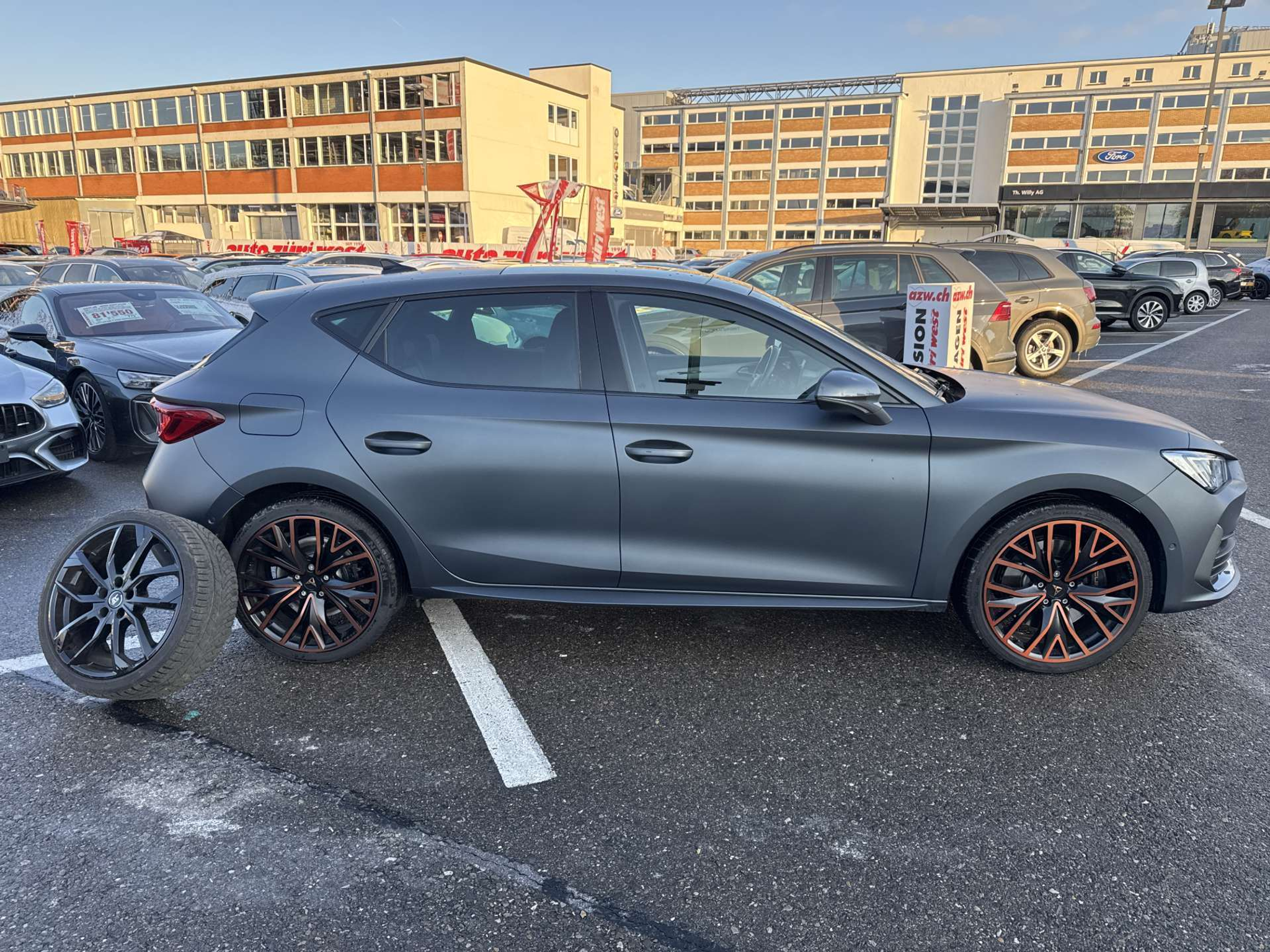 listing desktop thumbnail image 9