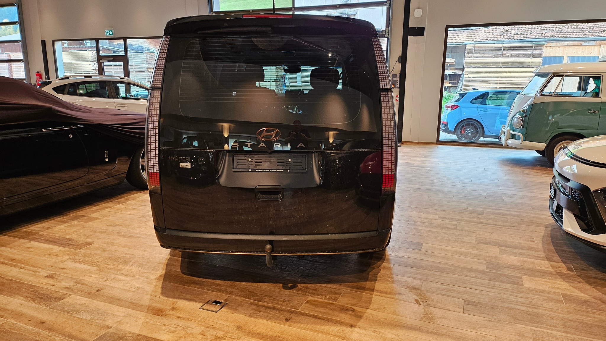 listing desktop thumbnail image 10