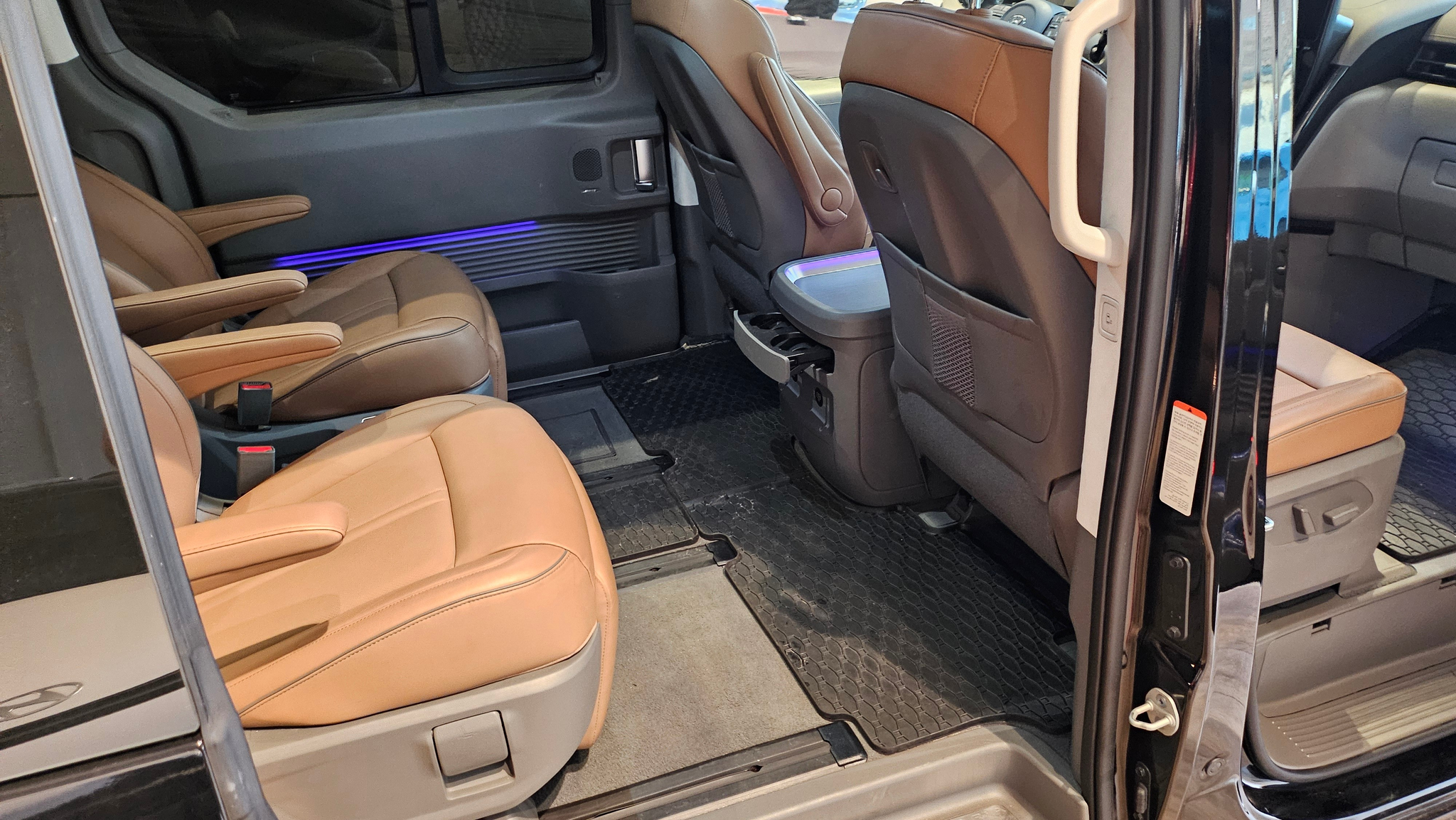 listing desktop thumbnail image 16