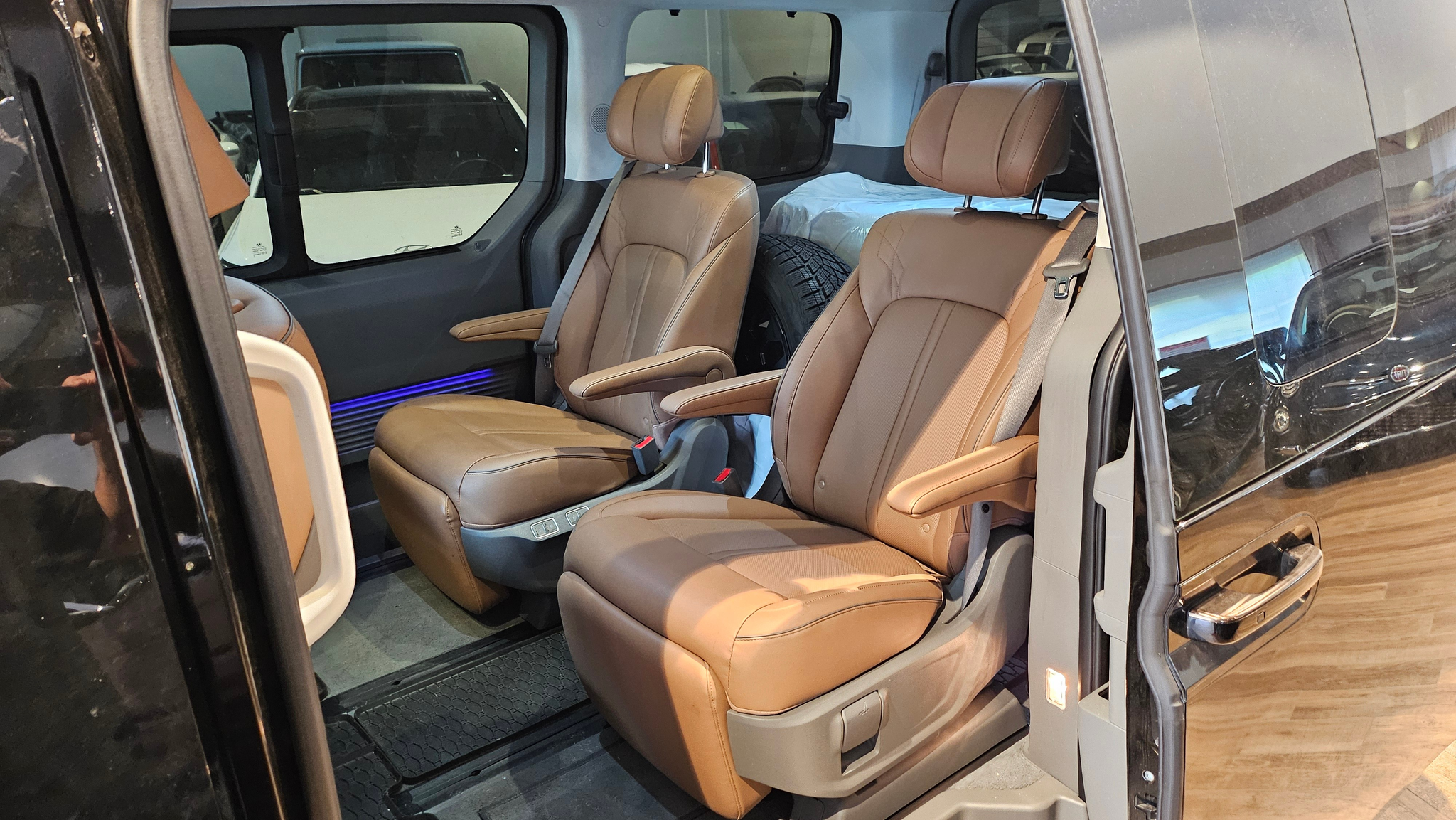 listing desktop thumbnail image 19