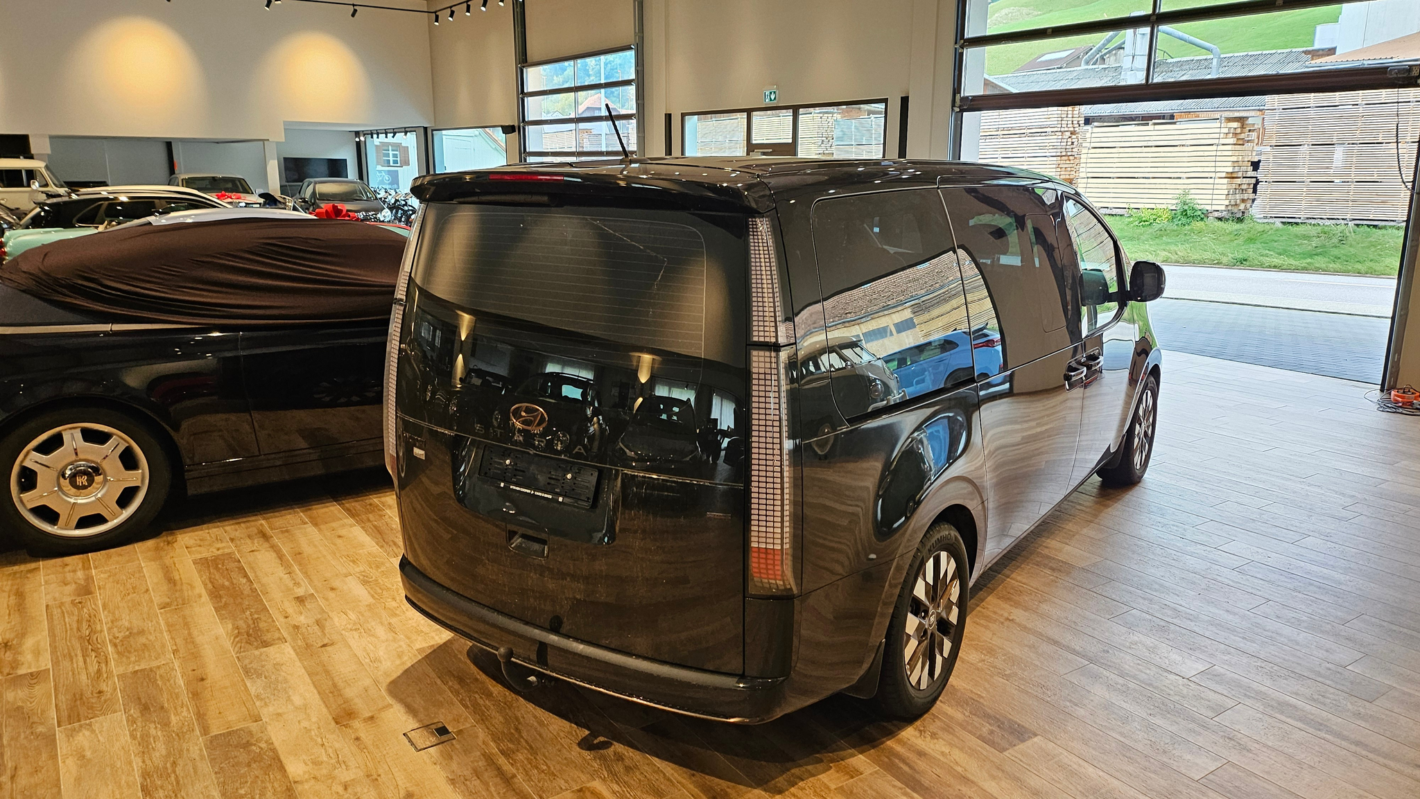 listing desktop thumbnail image 9