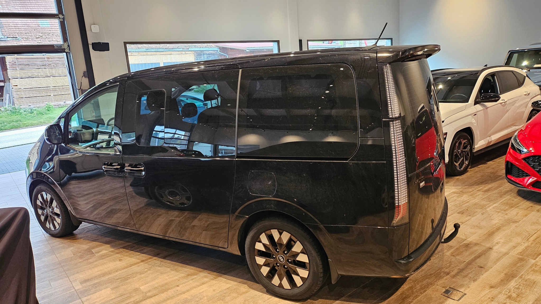 listing desktop thumbnail image 12