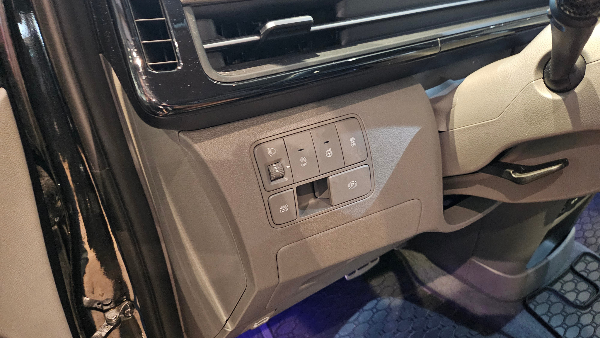 listing desktop thumbnail image 24